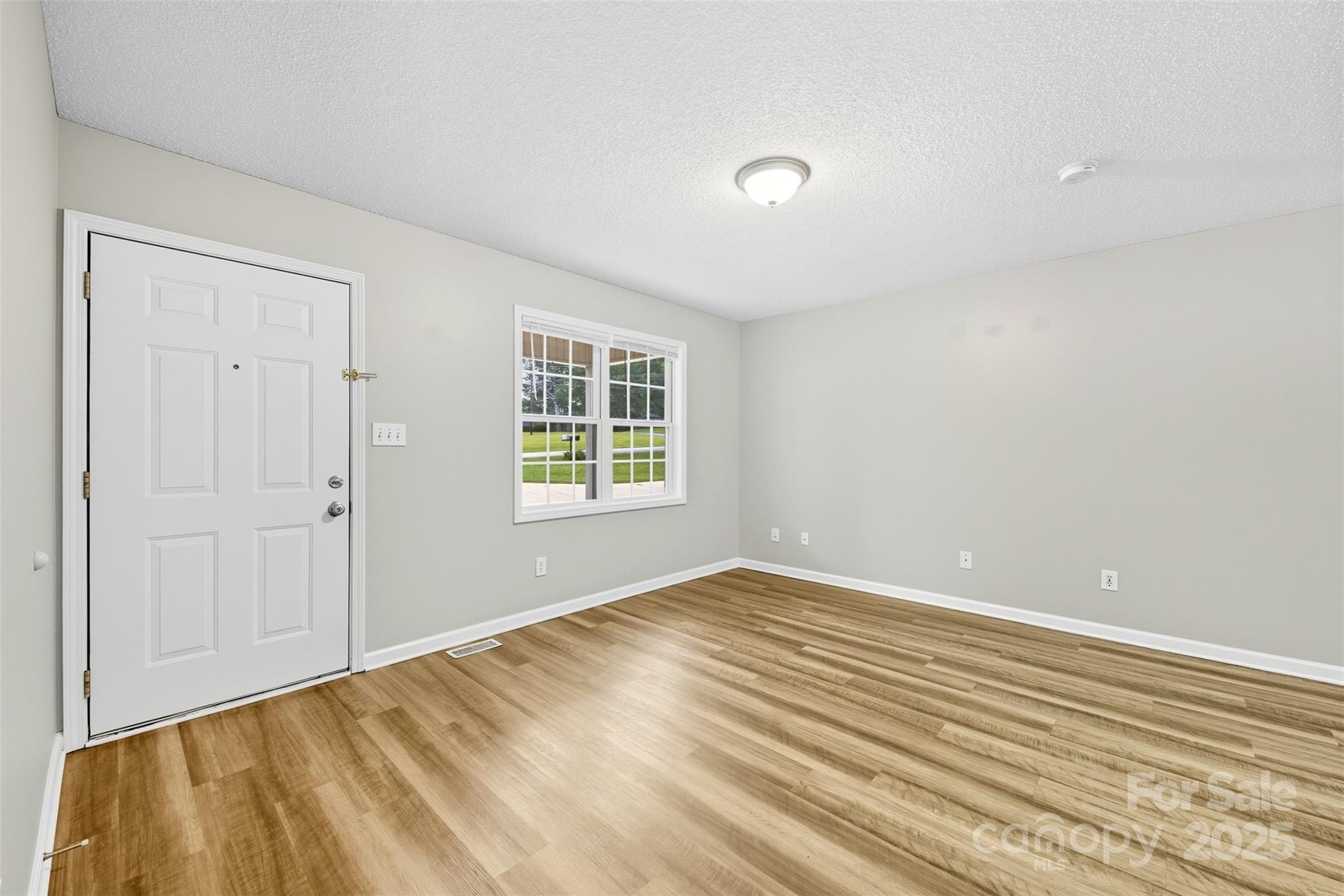 1015 E Academy Street