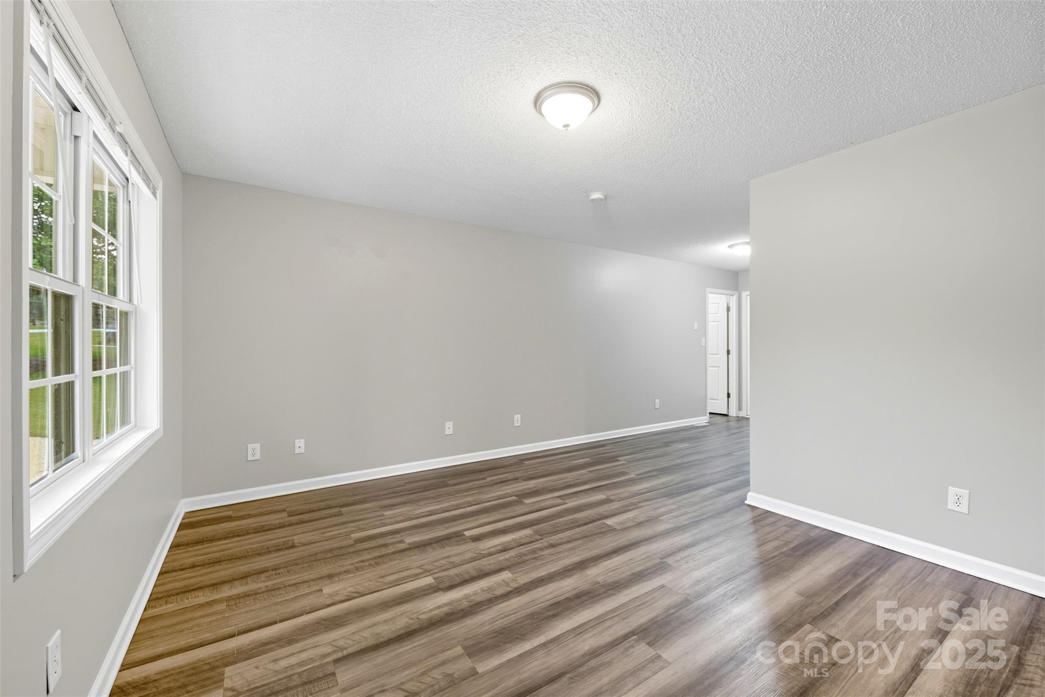 1015 E Academy Street