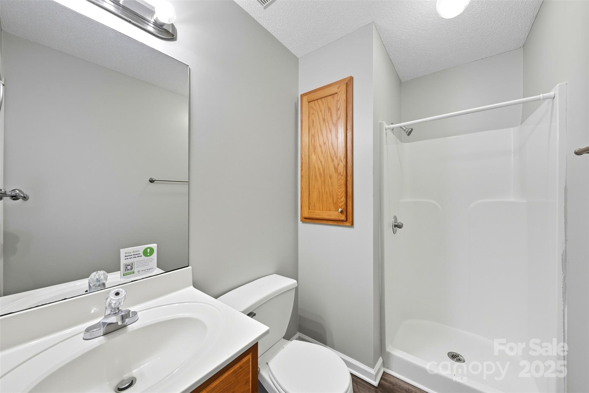 1015 E Academy Street