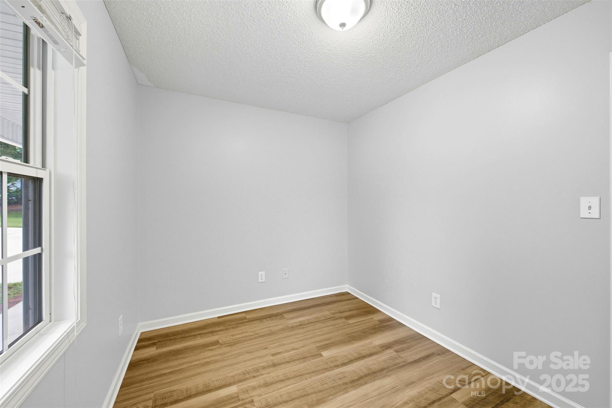 1015 E Academy Street