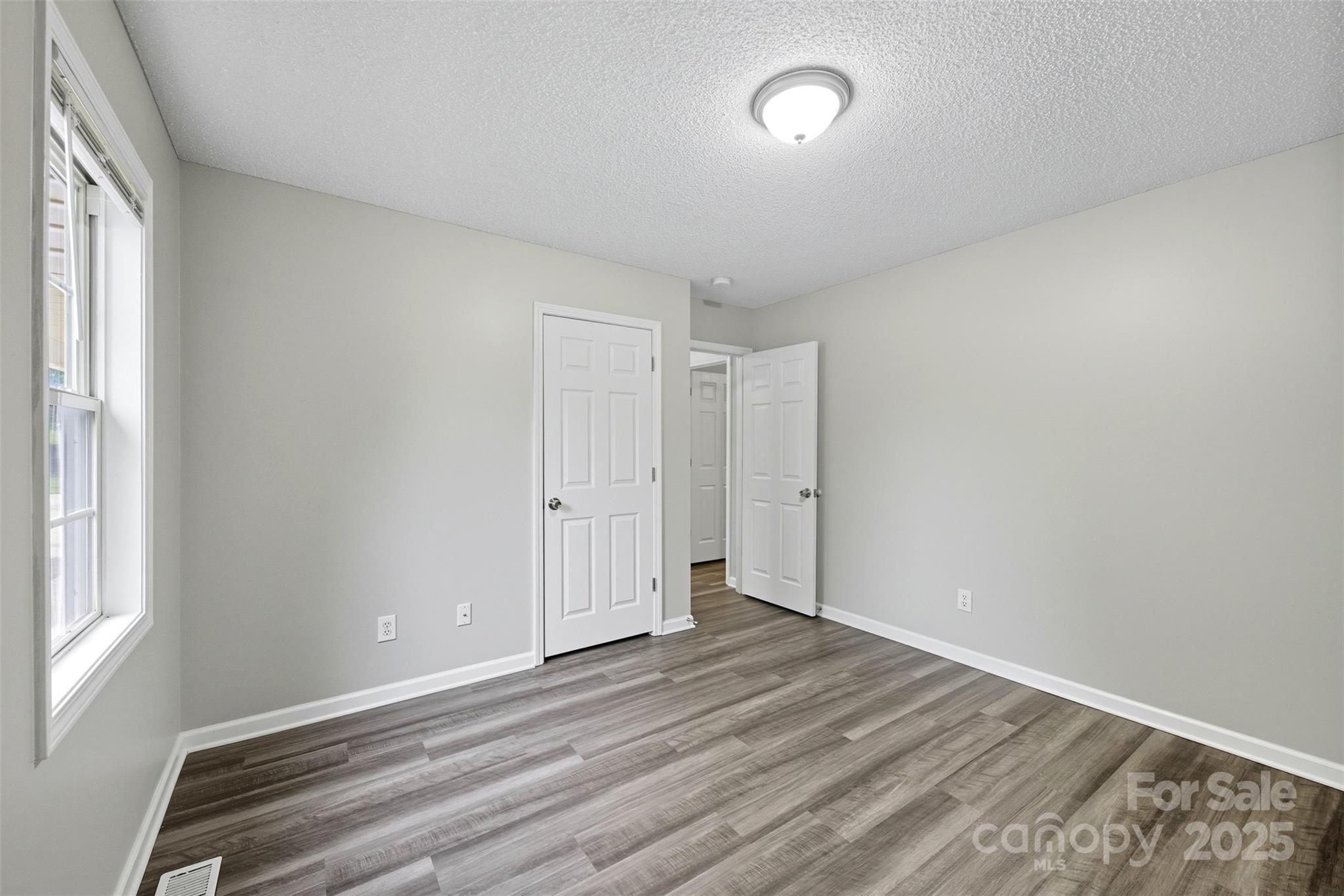 1015 E Academy Street