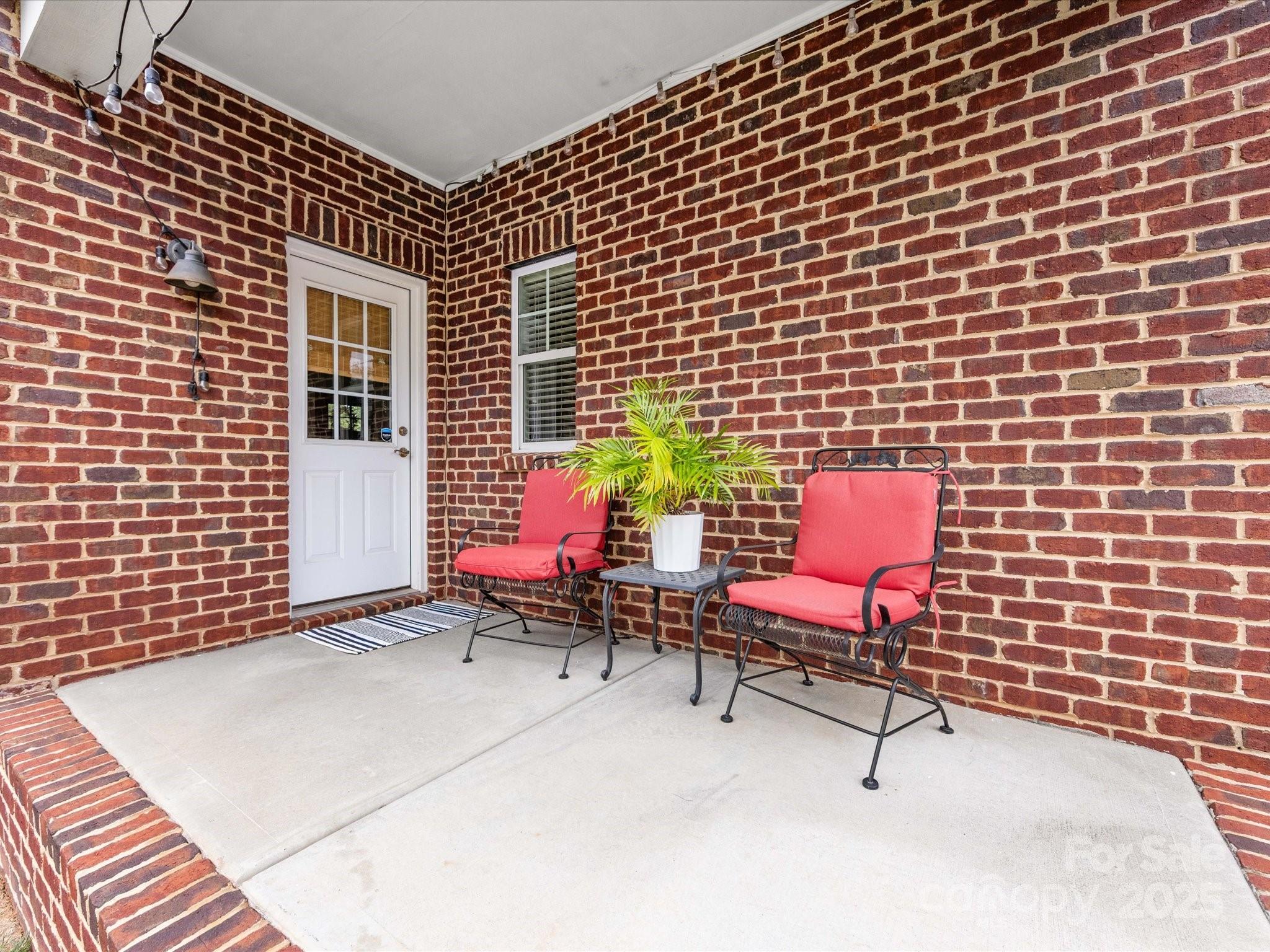 4303 Patriots Hill Road