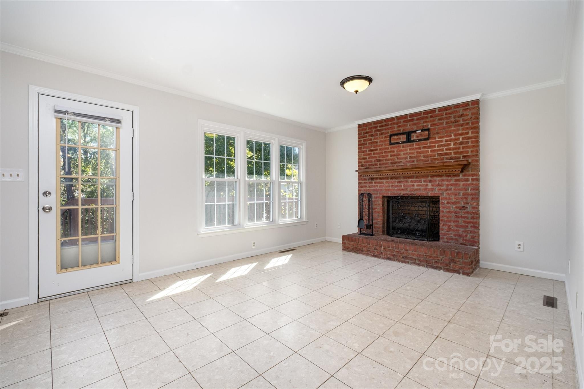 417 Vincent Court