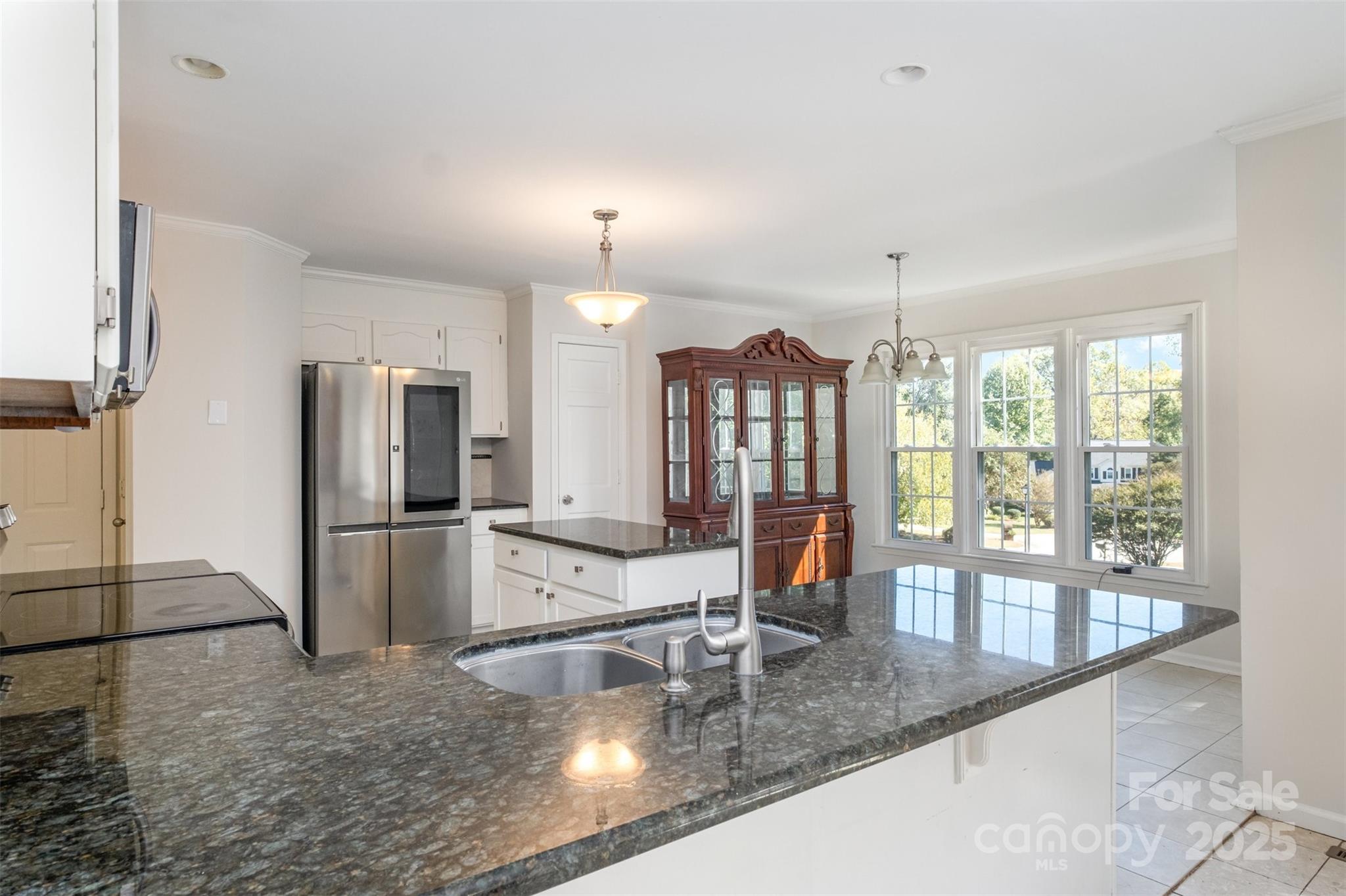 417 Vincent Court