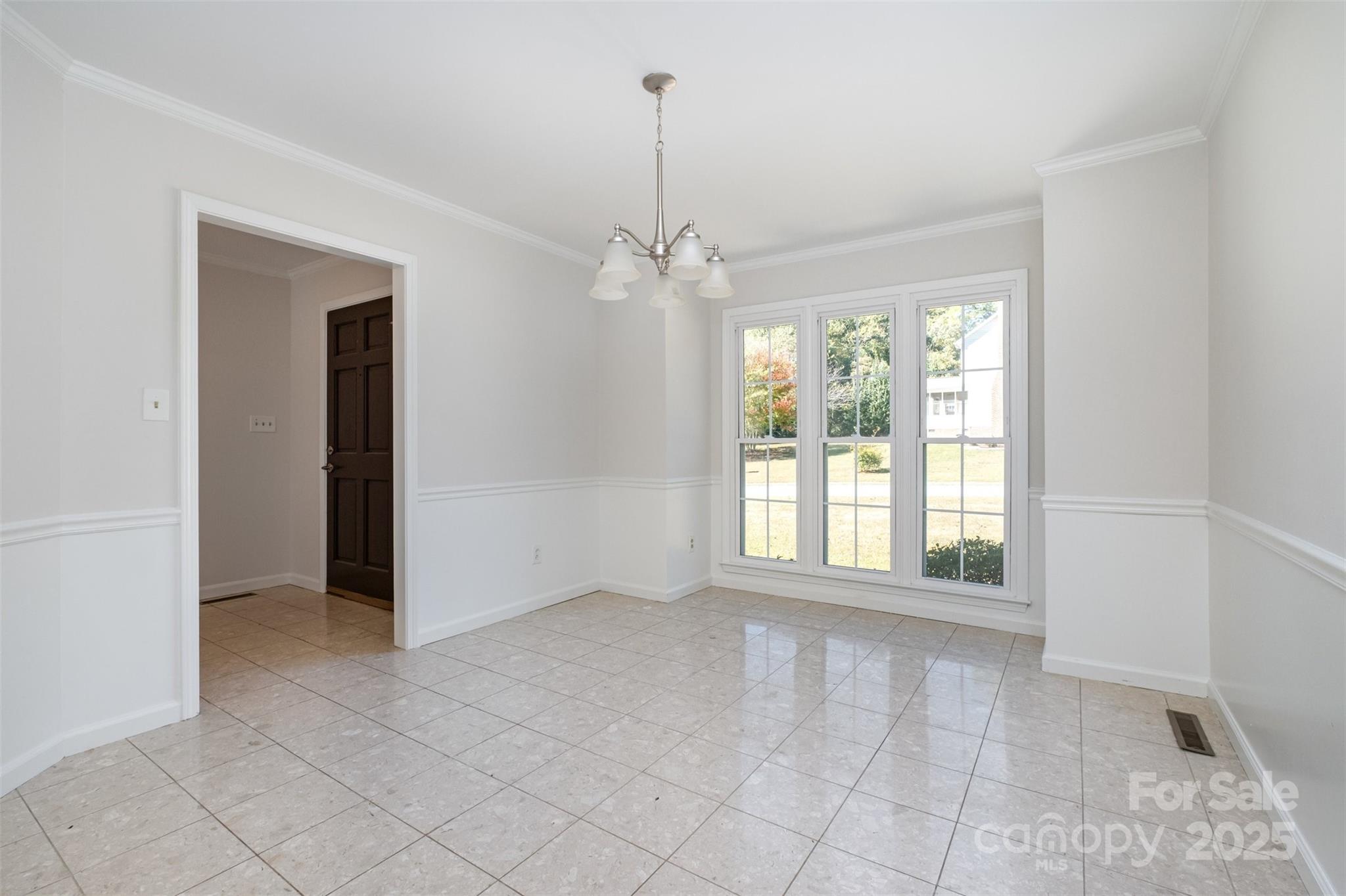 417 Vincent Court