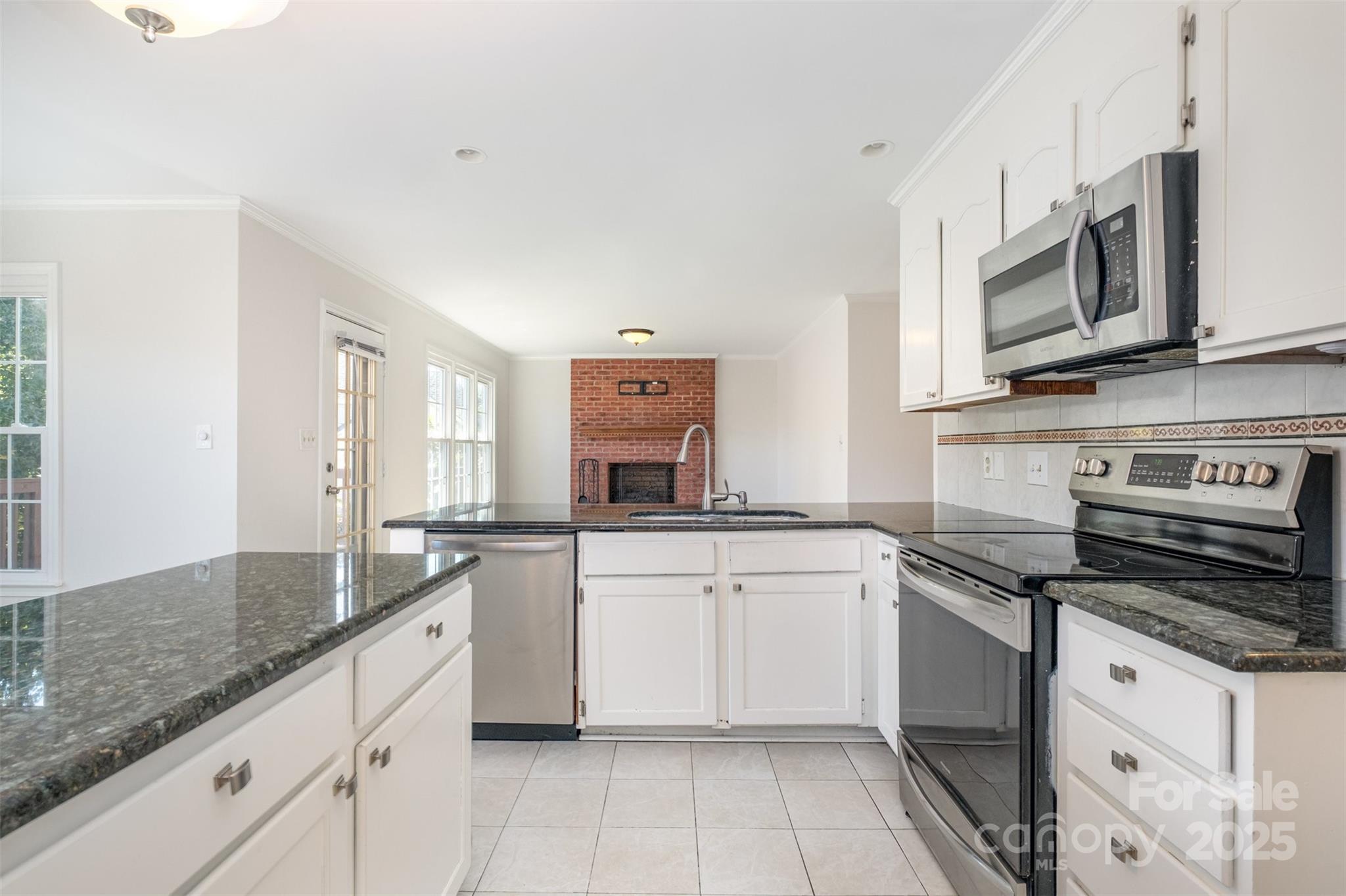417 Vincent Court