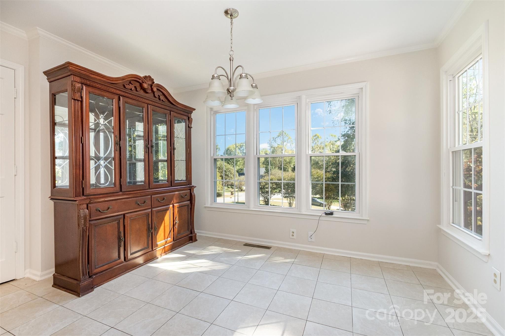 417 Vincent Court