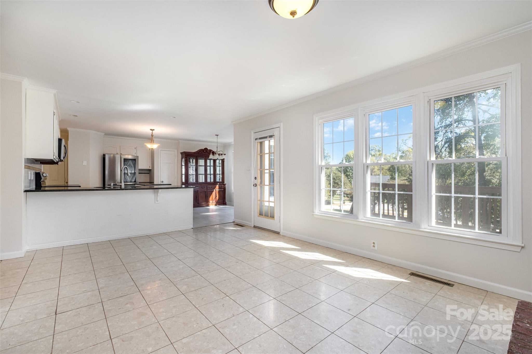 417 Vincent Court