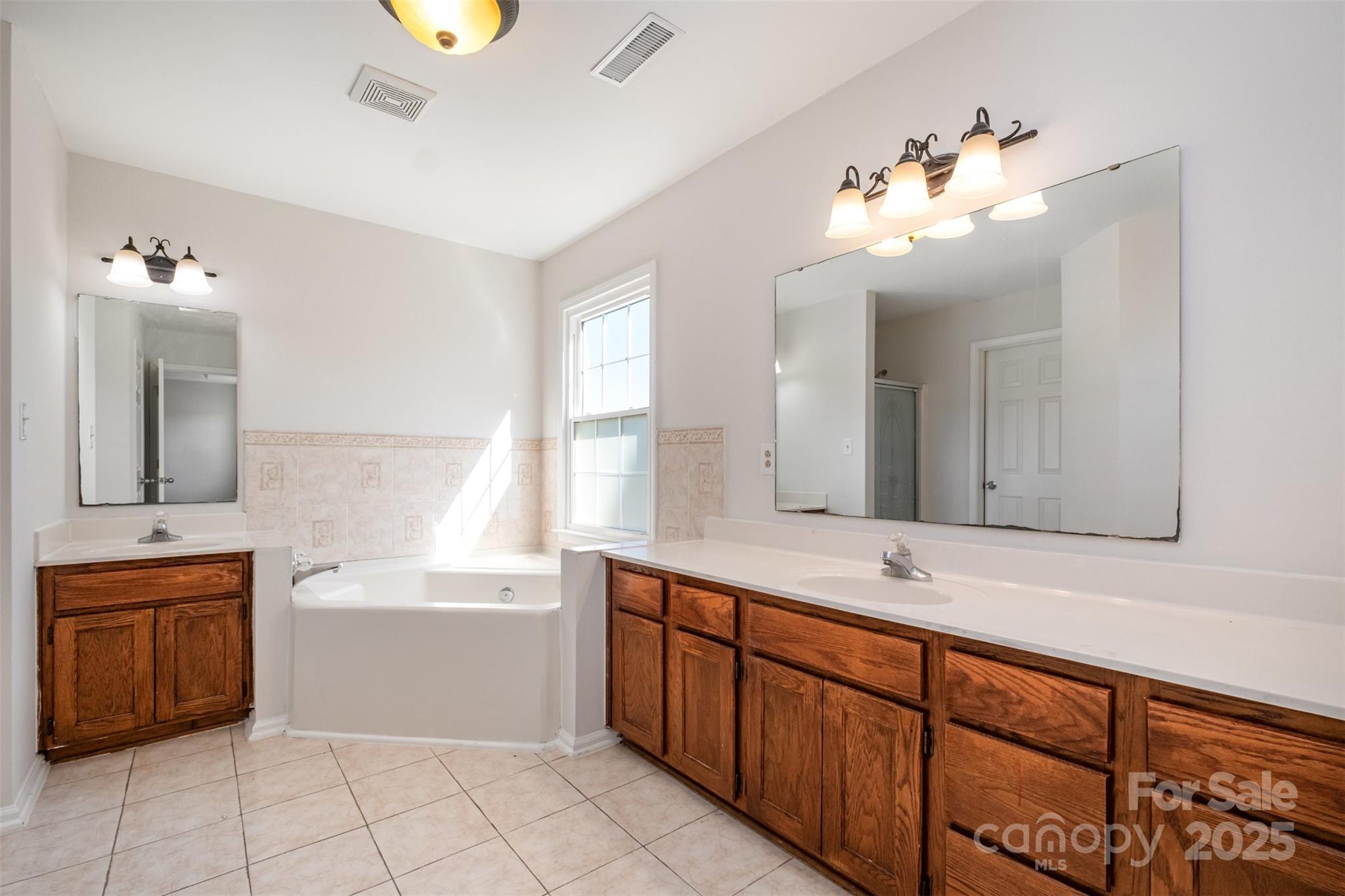 417 Vincent Court