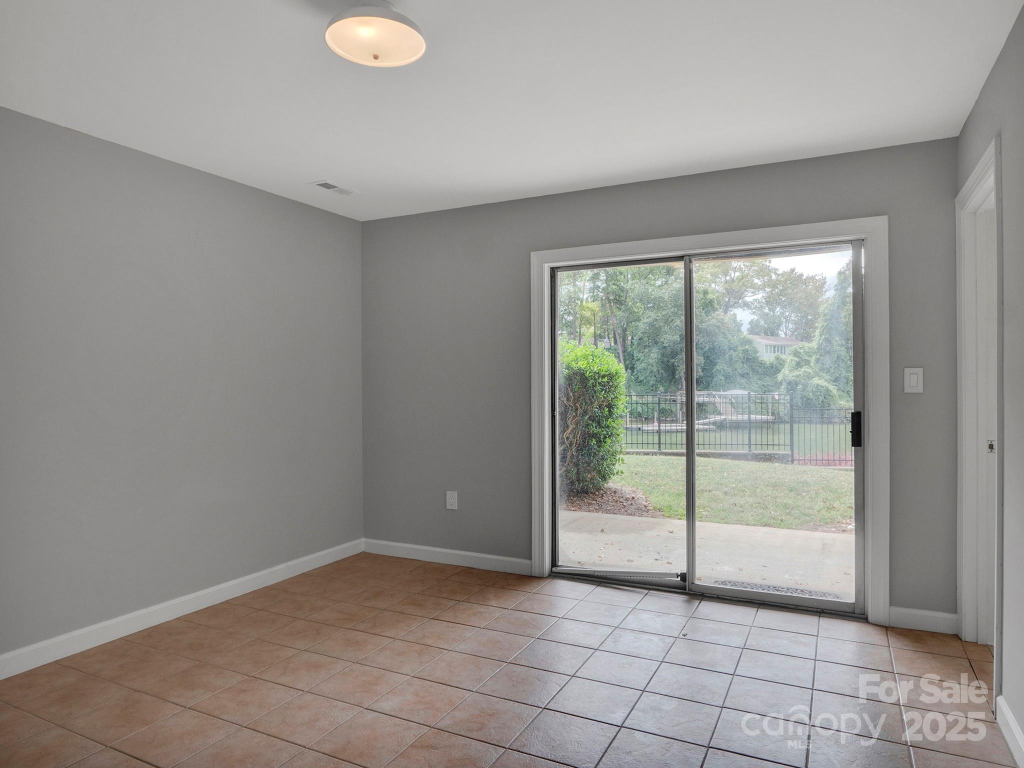 14043 Queens Harbor Road