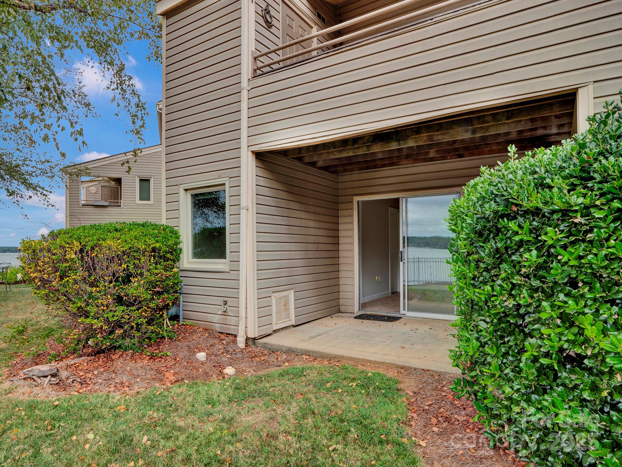 14043 Queens Harbor Road