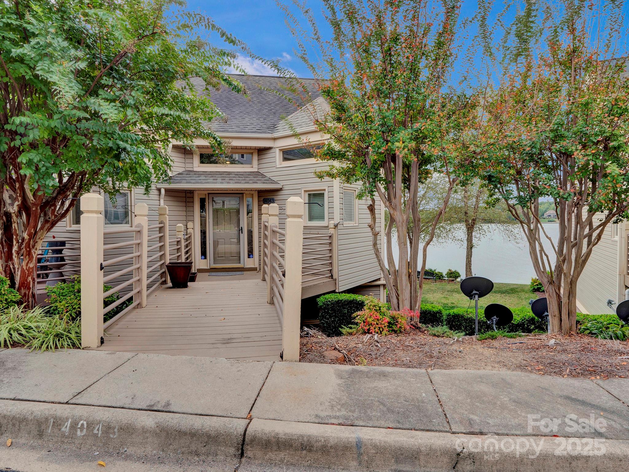 14043 Queens Harbor Road