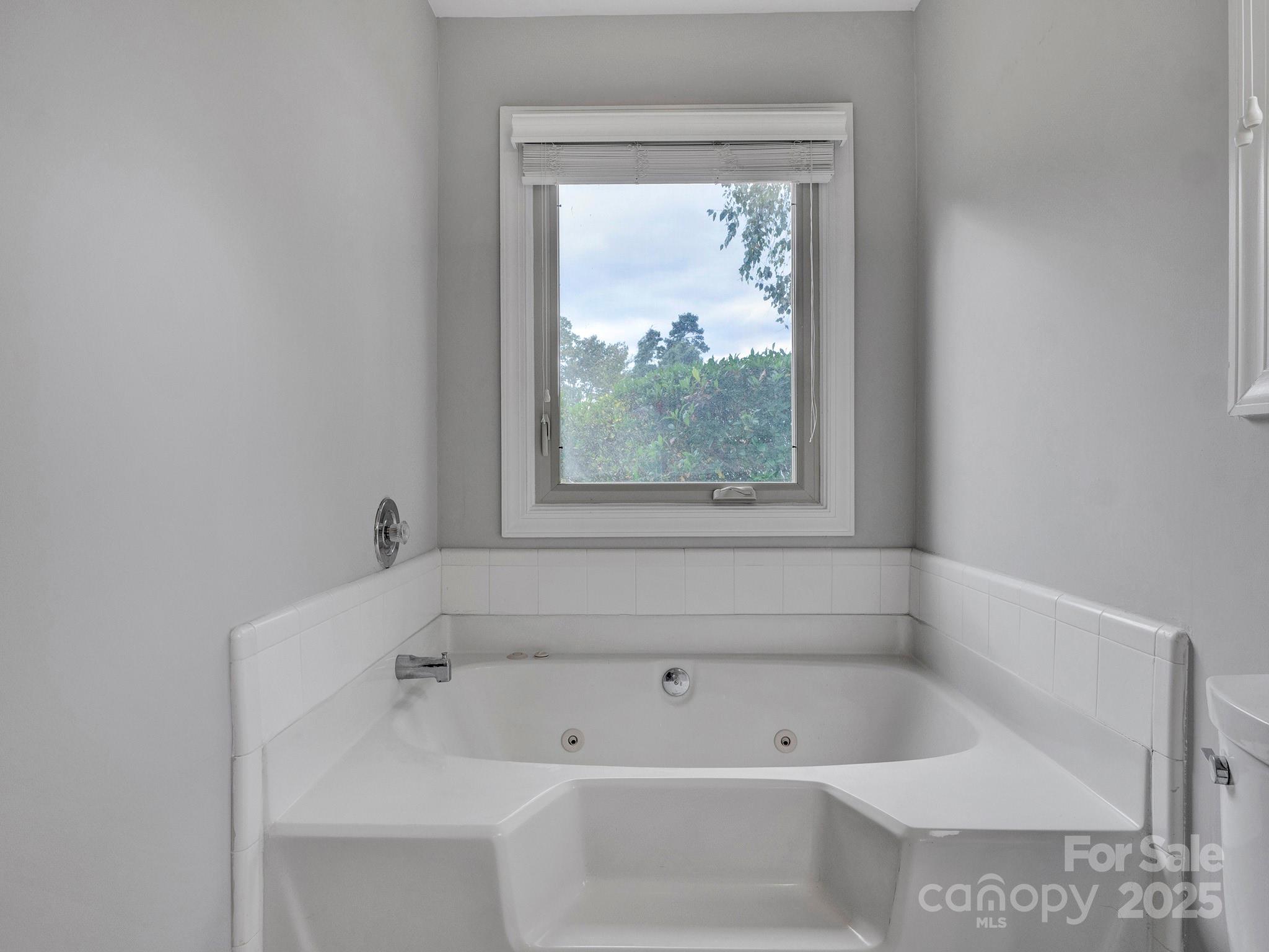 14043 Queens Harbor Road