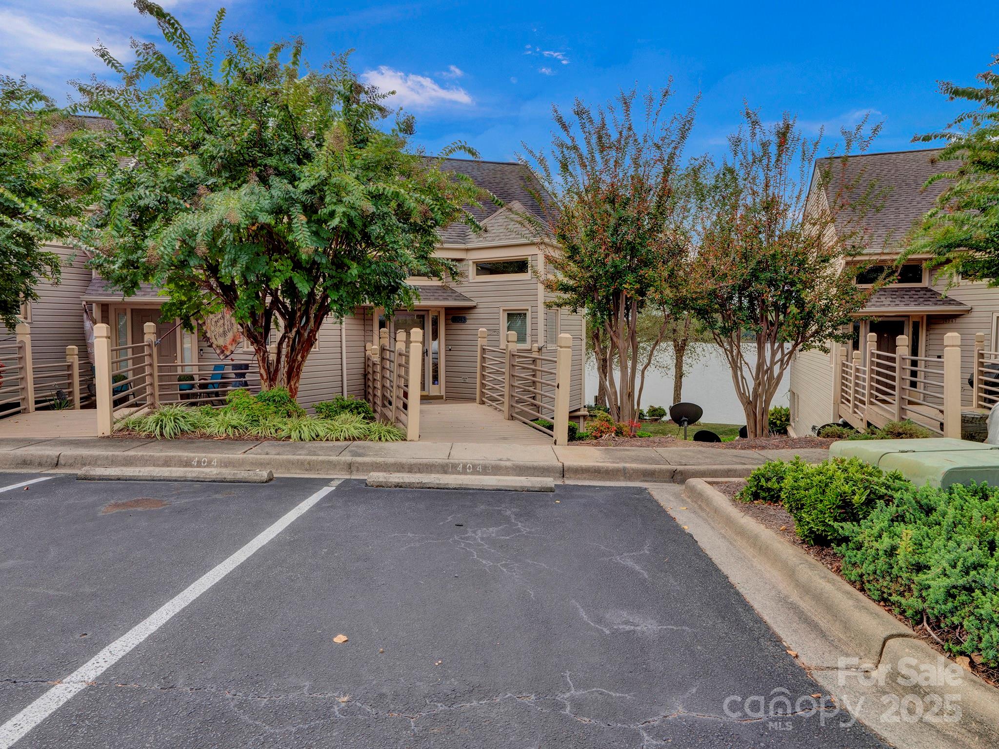 14043 Queens Harbor Road