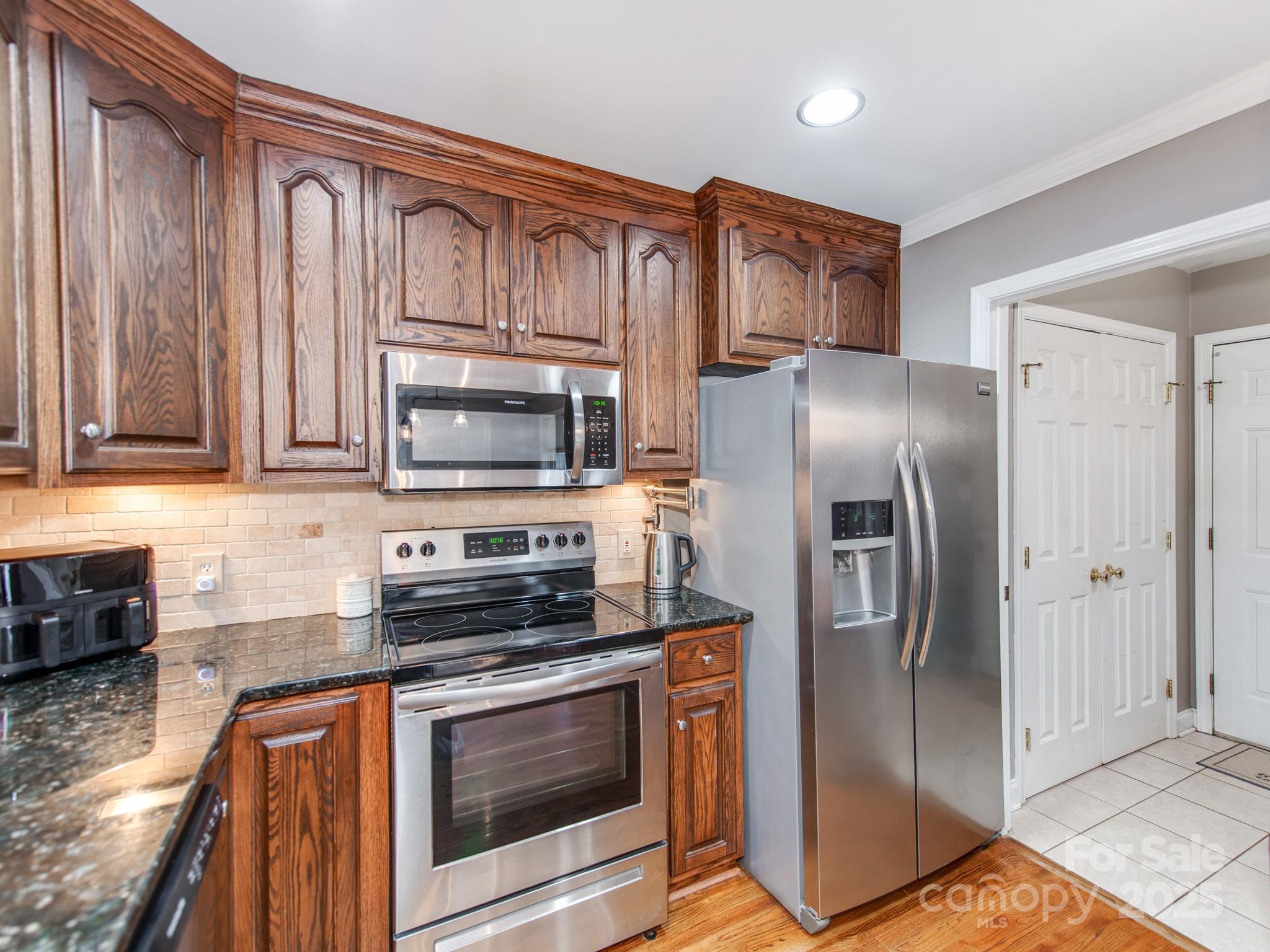 309 Brightwood Court SW