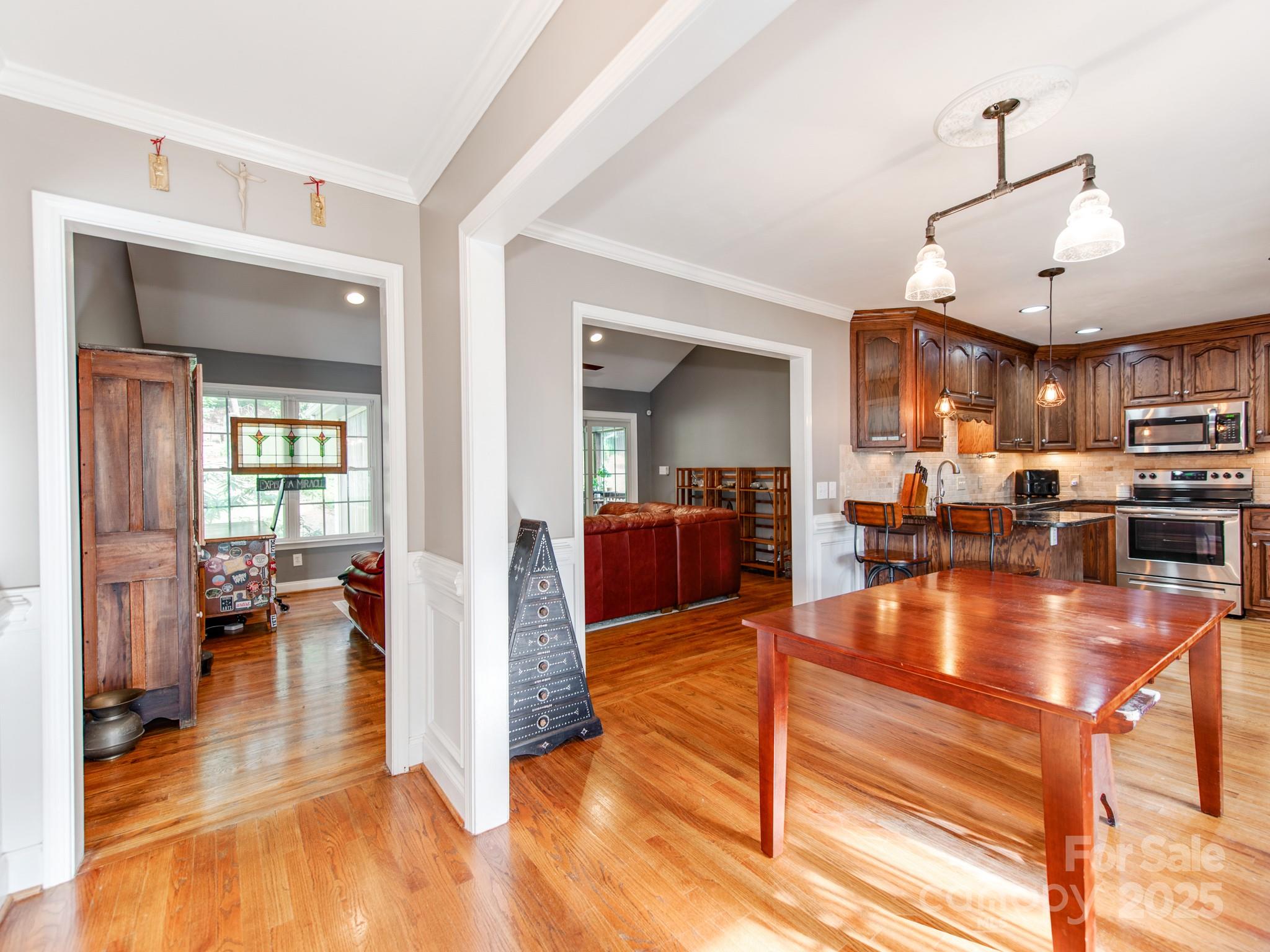 309 Brightwood Court SW