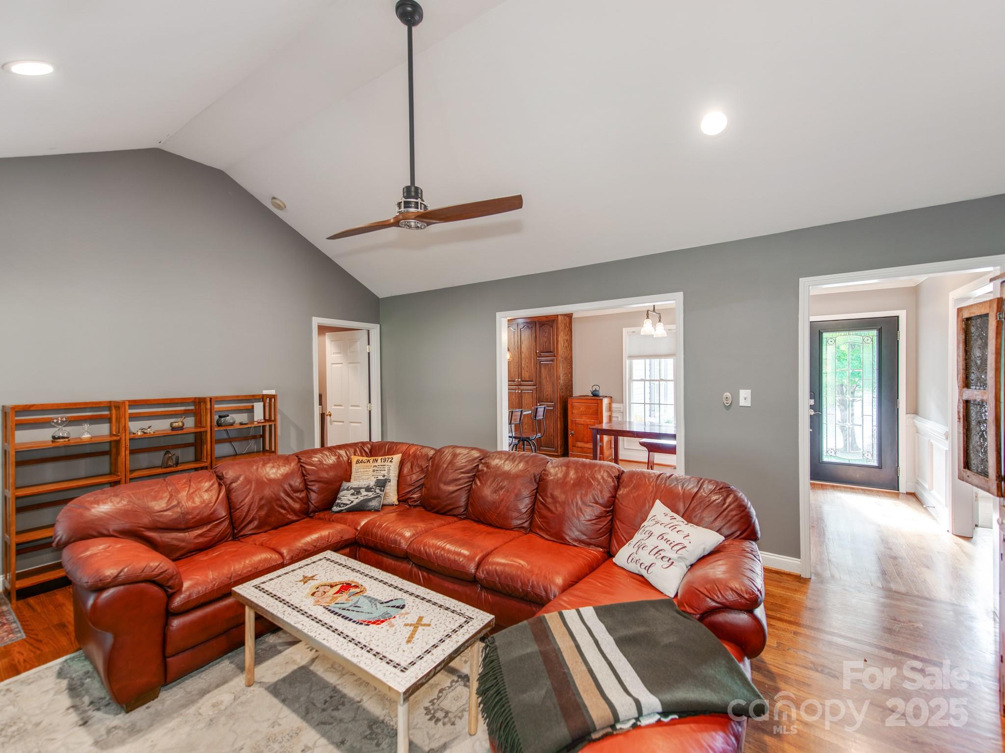 309 Brightwood Court SW