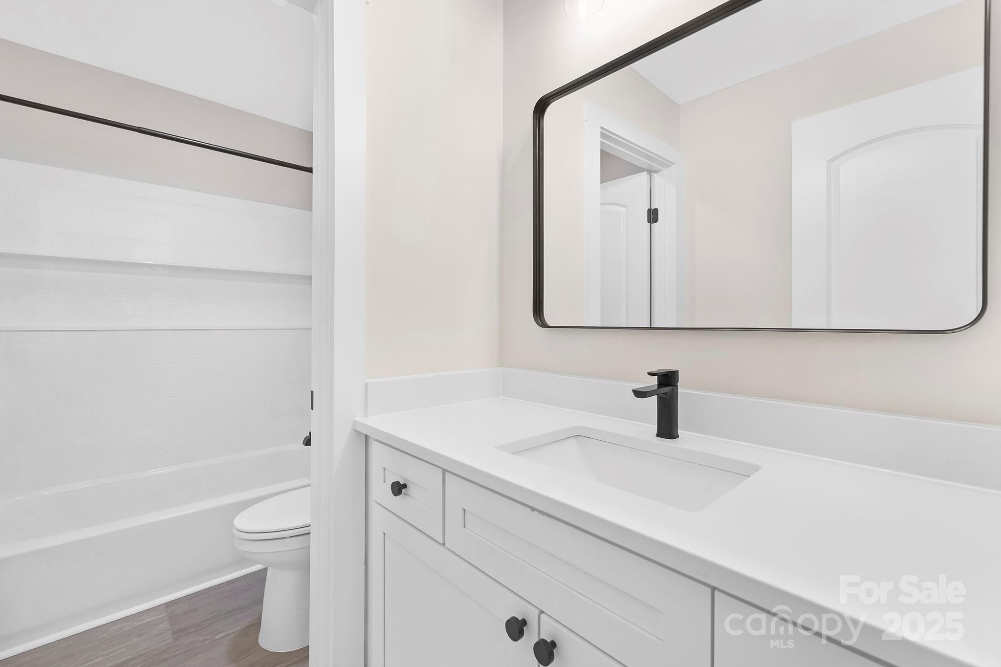 865 Old Farm Road Unit: L24