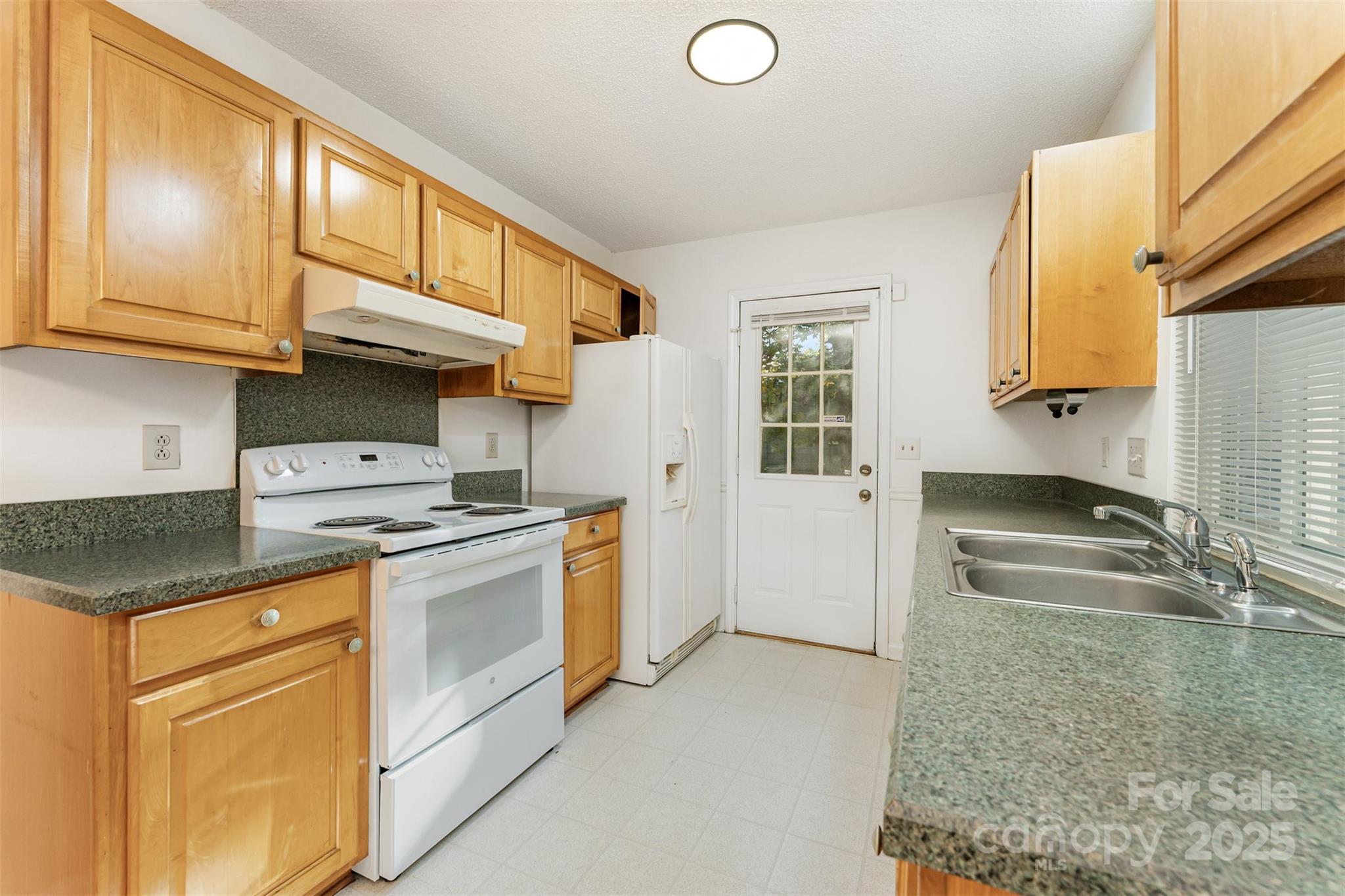 2319 Oak Leigh Drive
