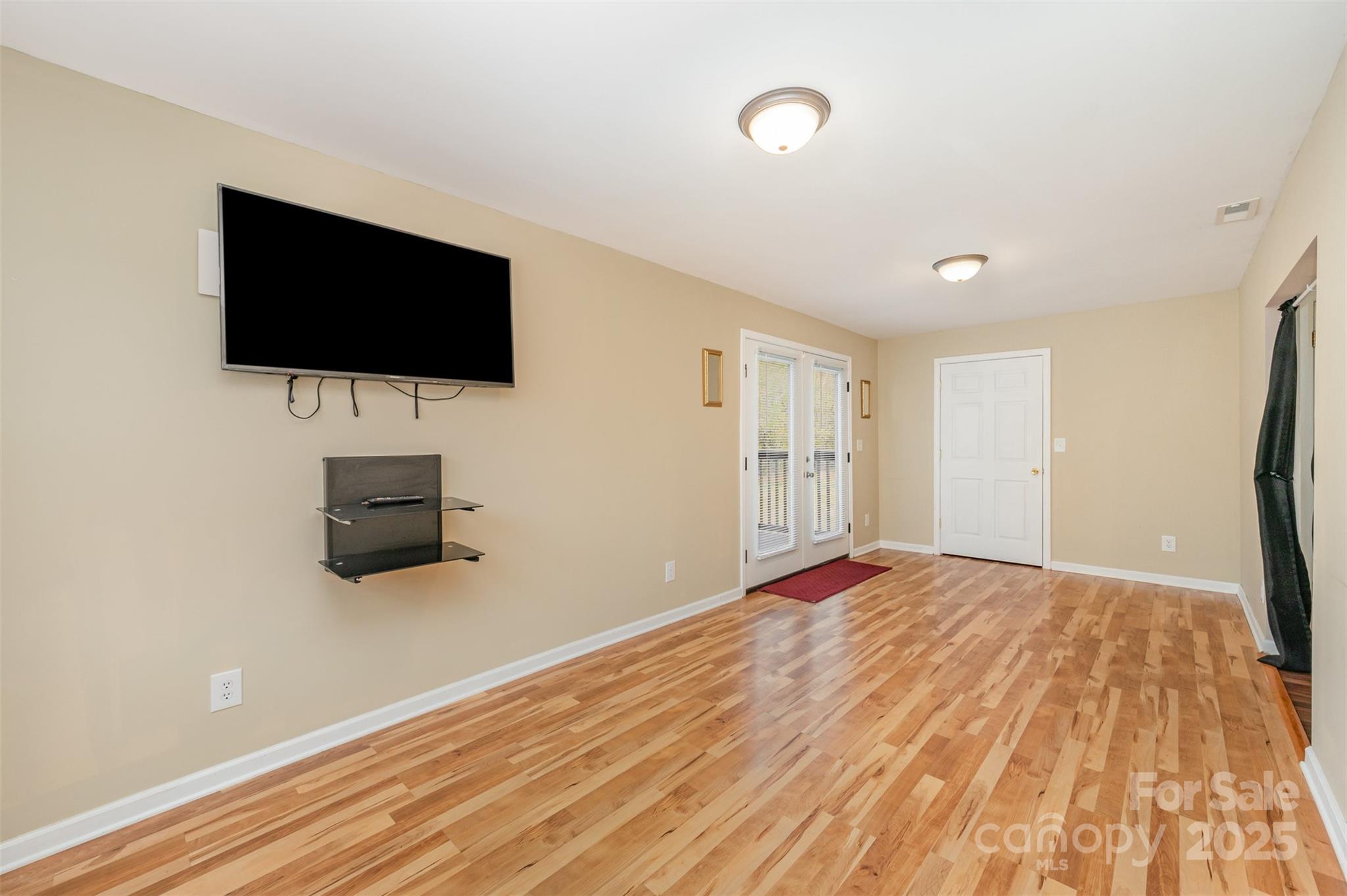 1008 Oak Trail Circle