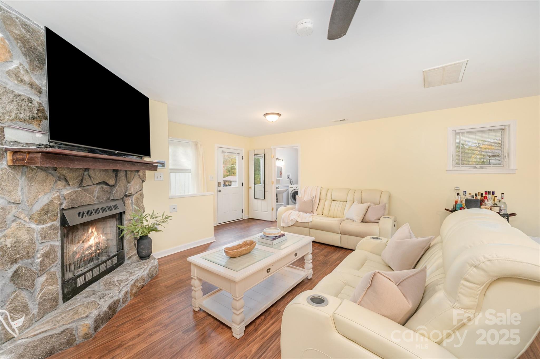 1008 Oak Trail Circle