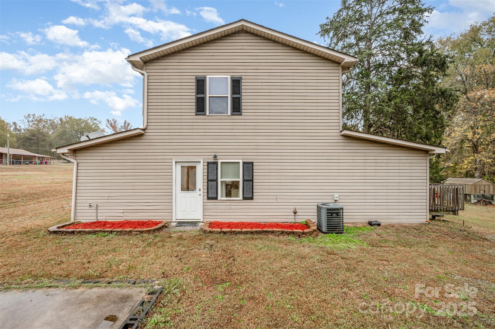 1008 Oak Trail Circle