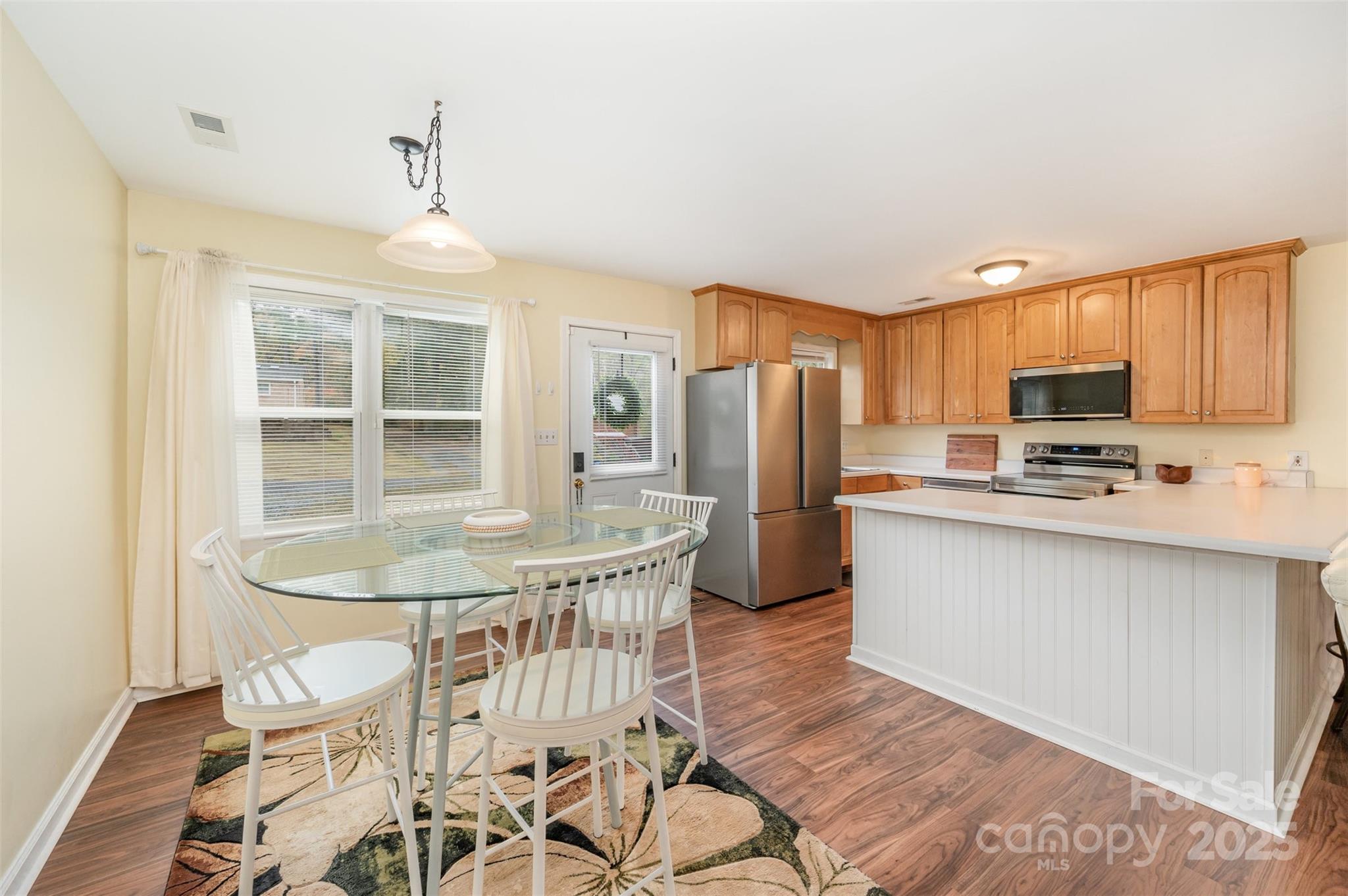 1008 Oak Trail Circle