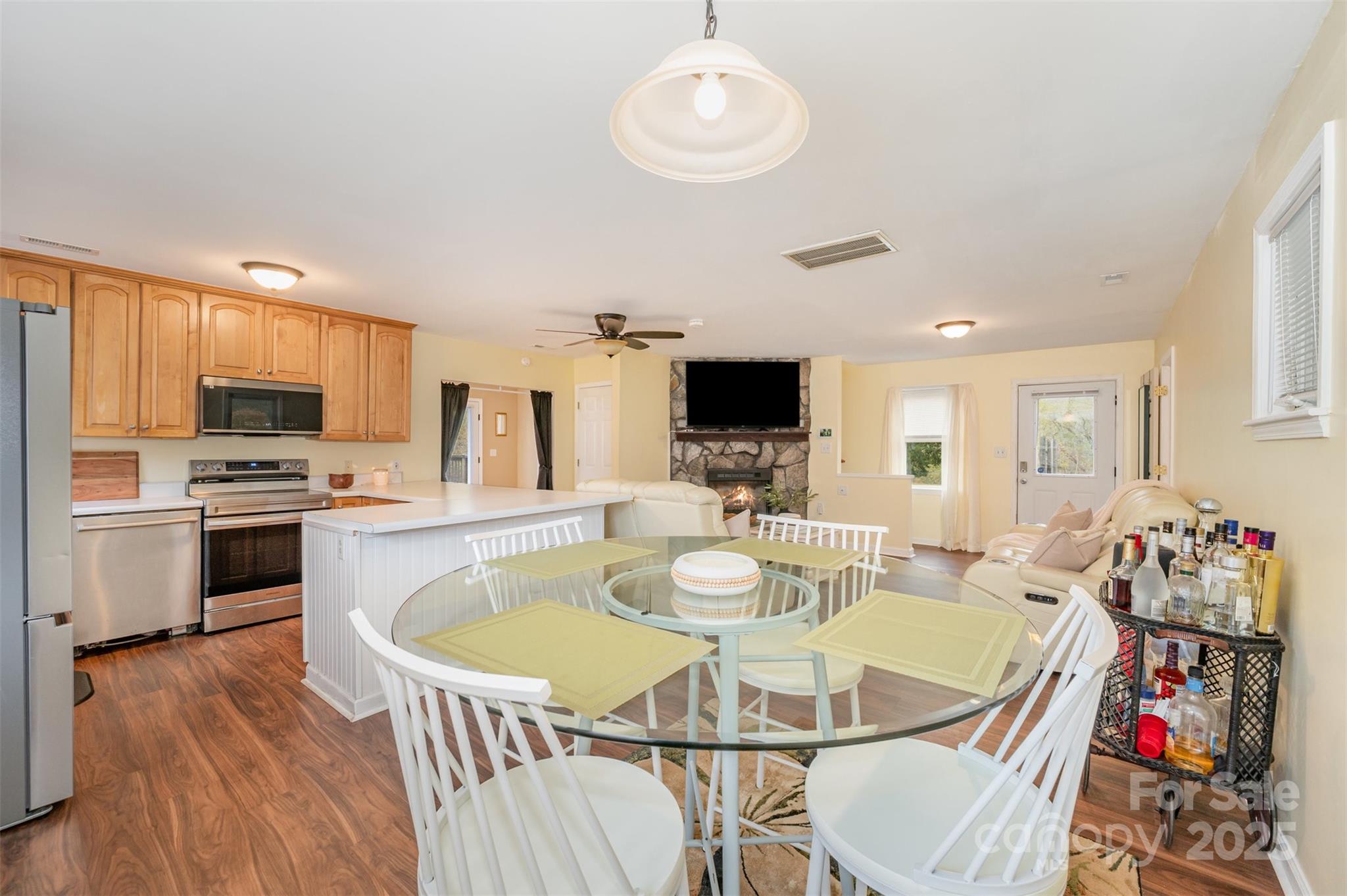 1008 Oak Trail Circle