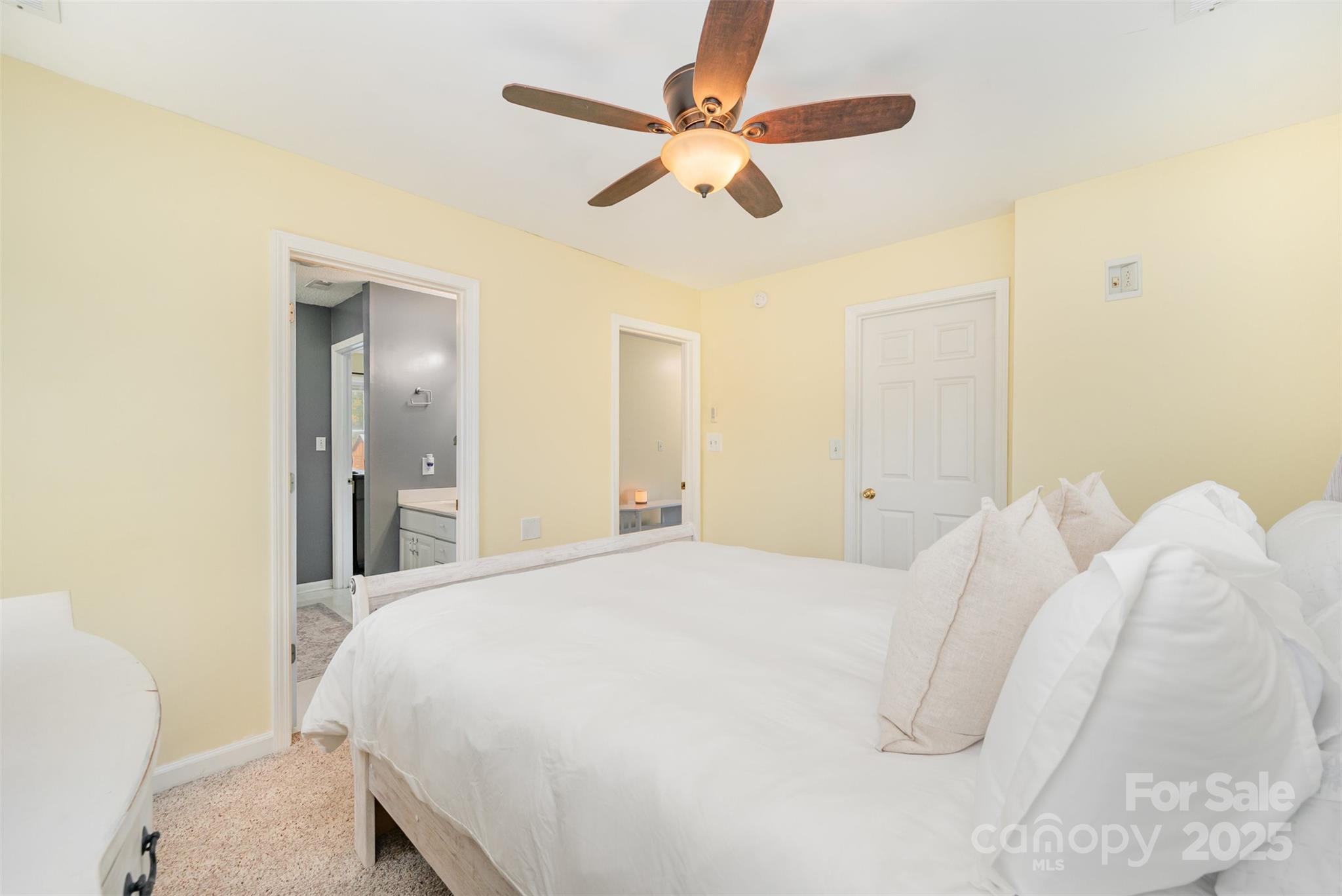 1008 Oak Trail Circle