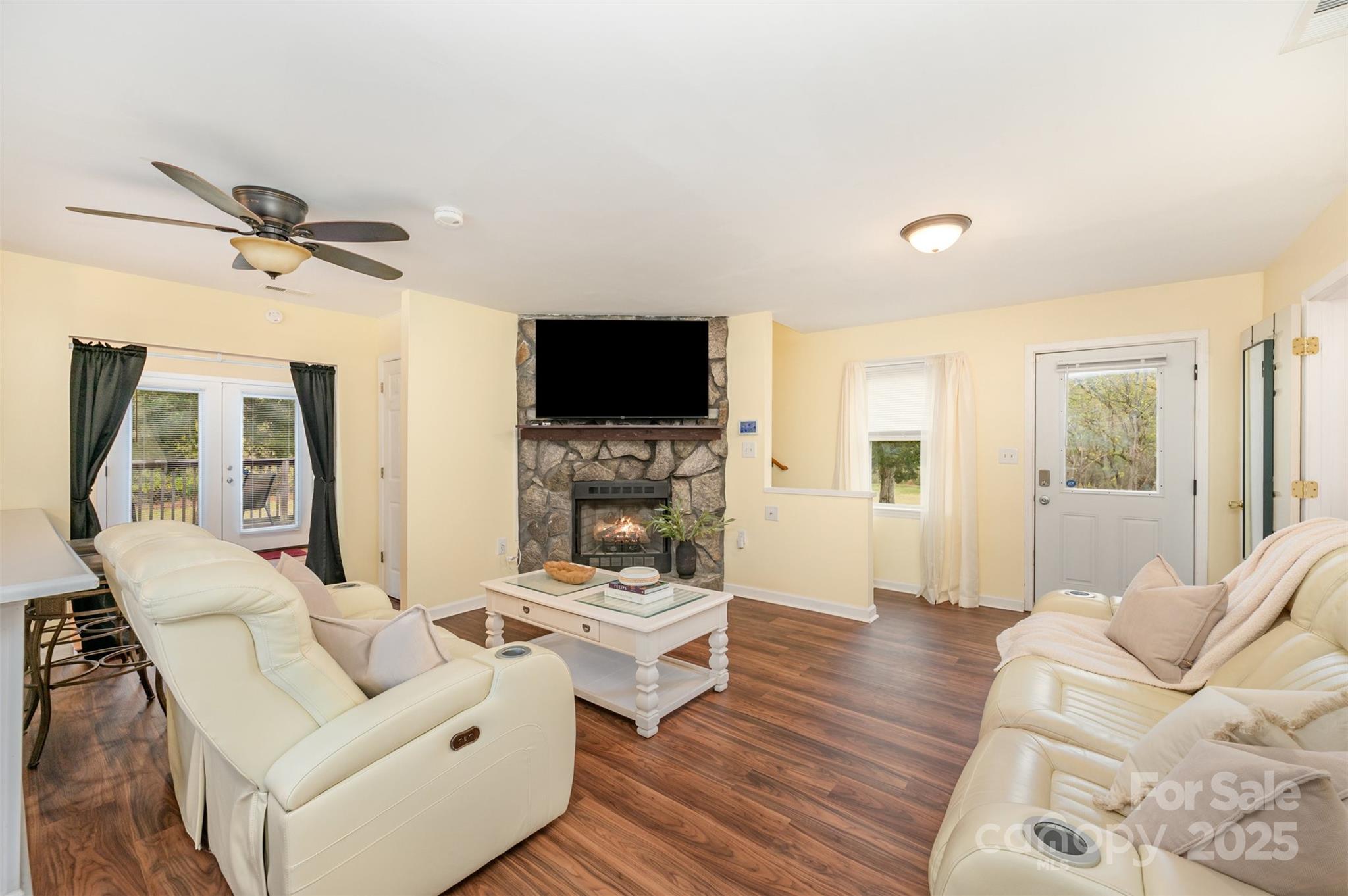 1008 Oak Trail Circle