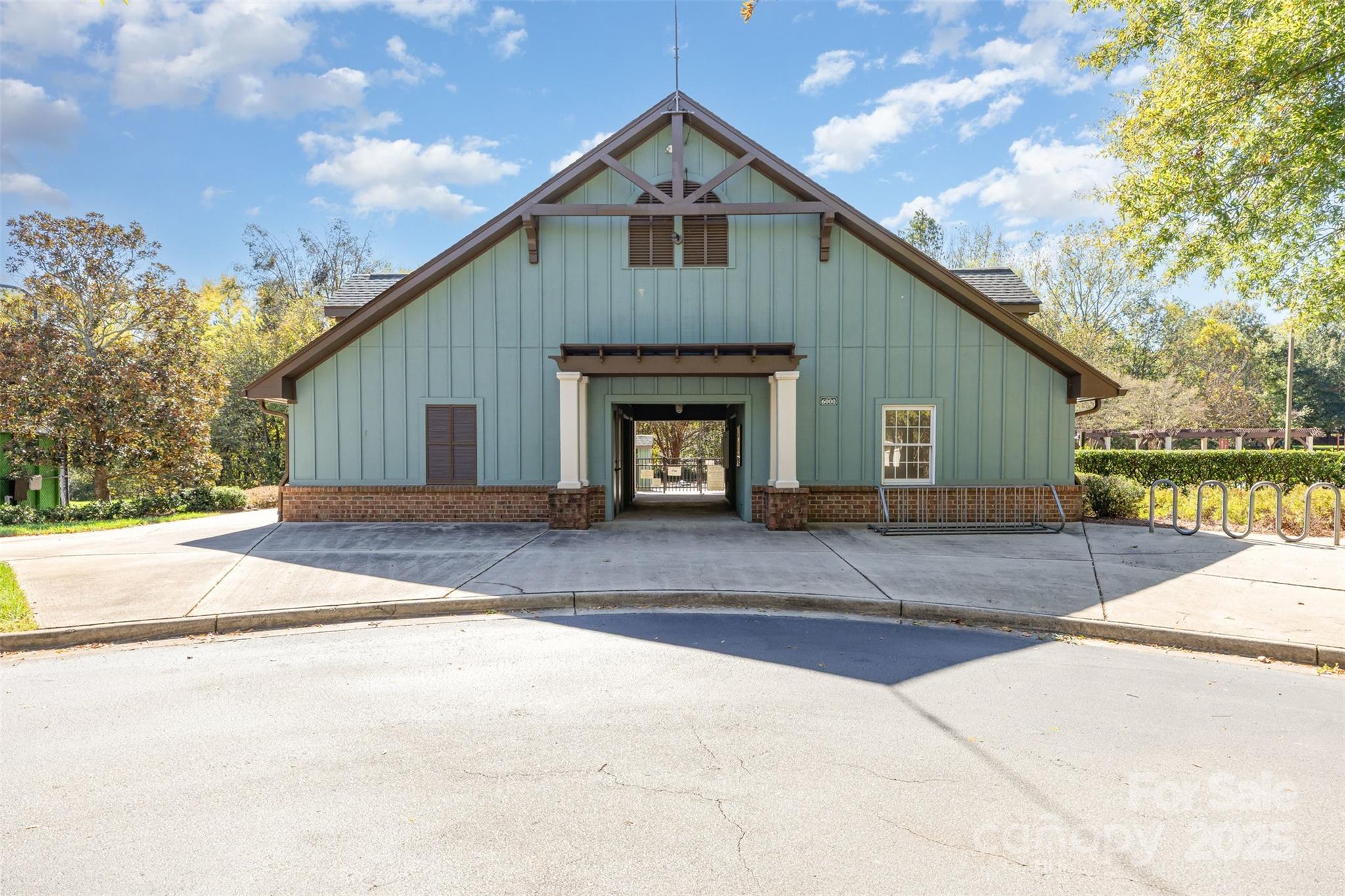 8437 Kilmartin Lane
