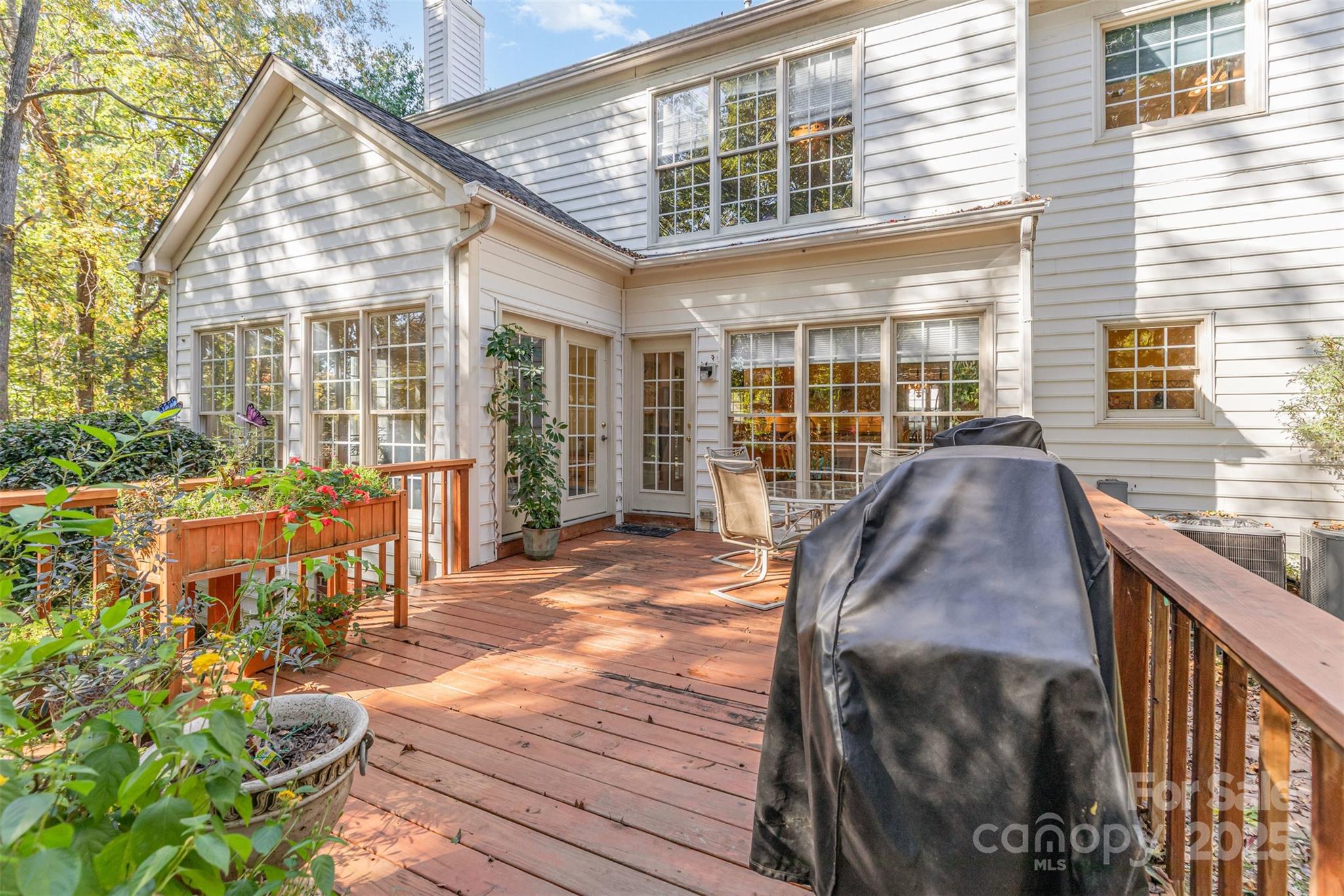 8437 Kilmartin Lane