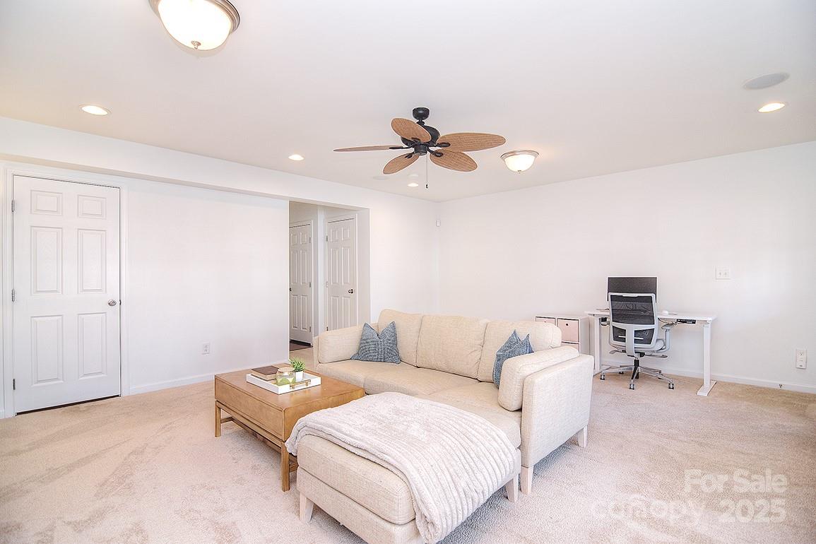 6134 Rockefeller Lane