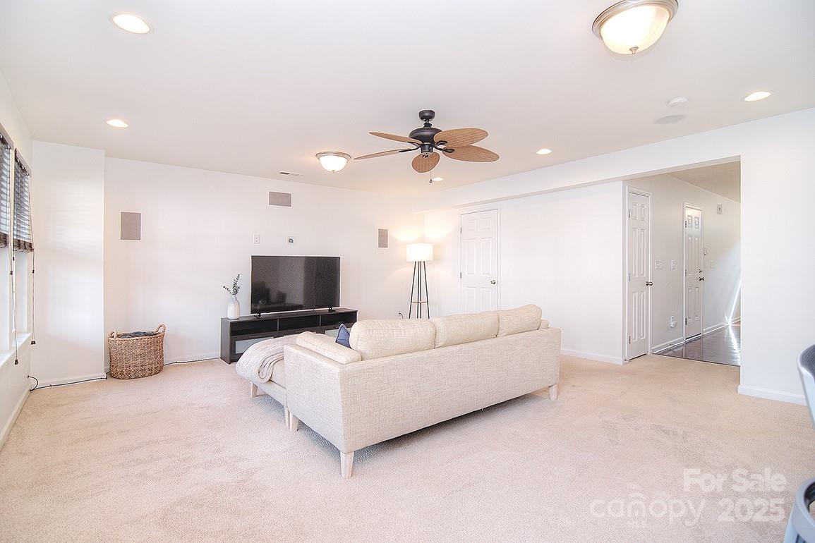 6134 Rockefeller Lane