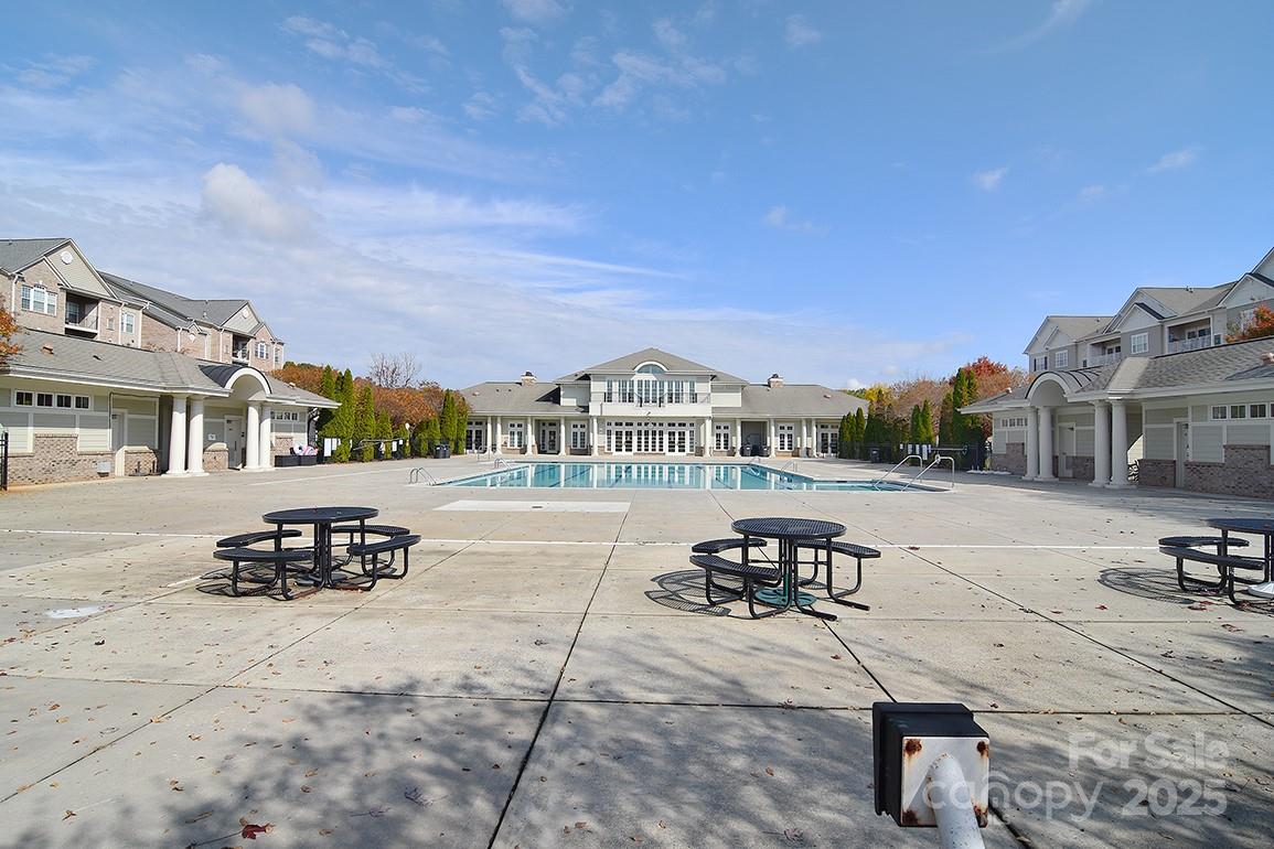 6134 Rockefeller Lane