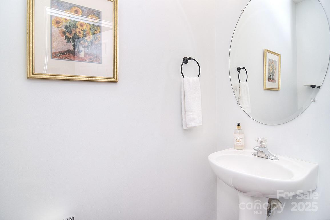 6134 Rockefeller Lane