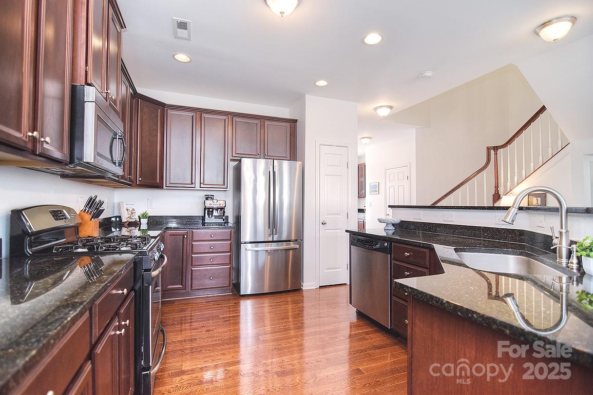 6134 Rockefeller Lane