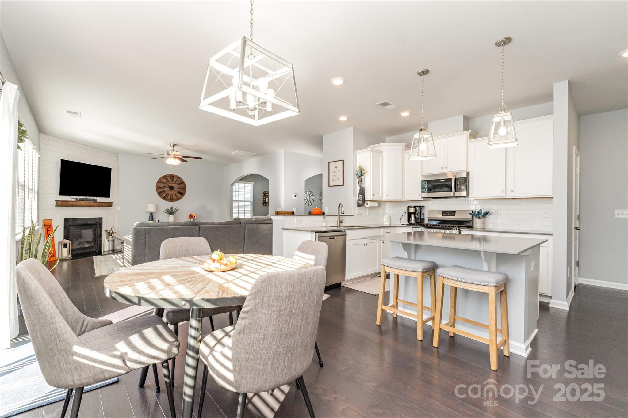 15115 Oleander Drive