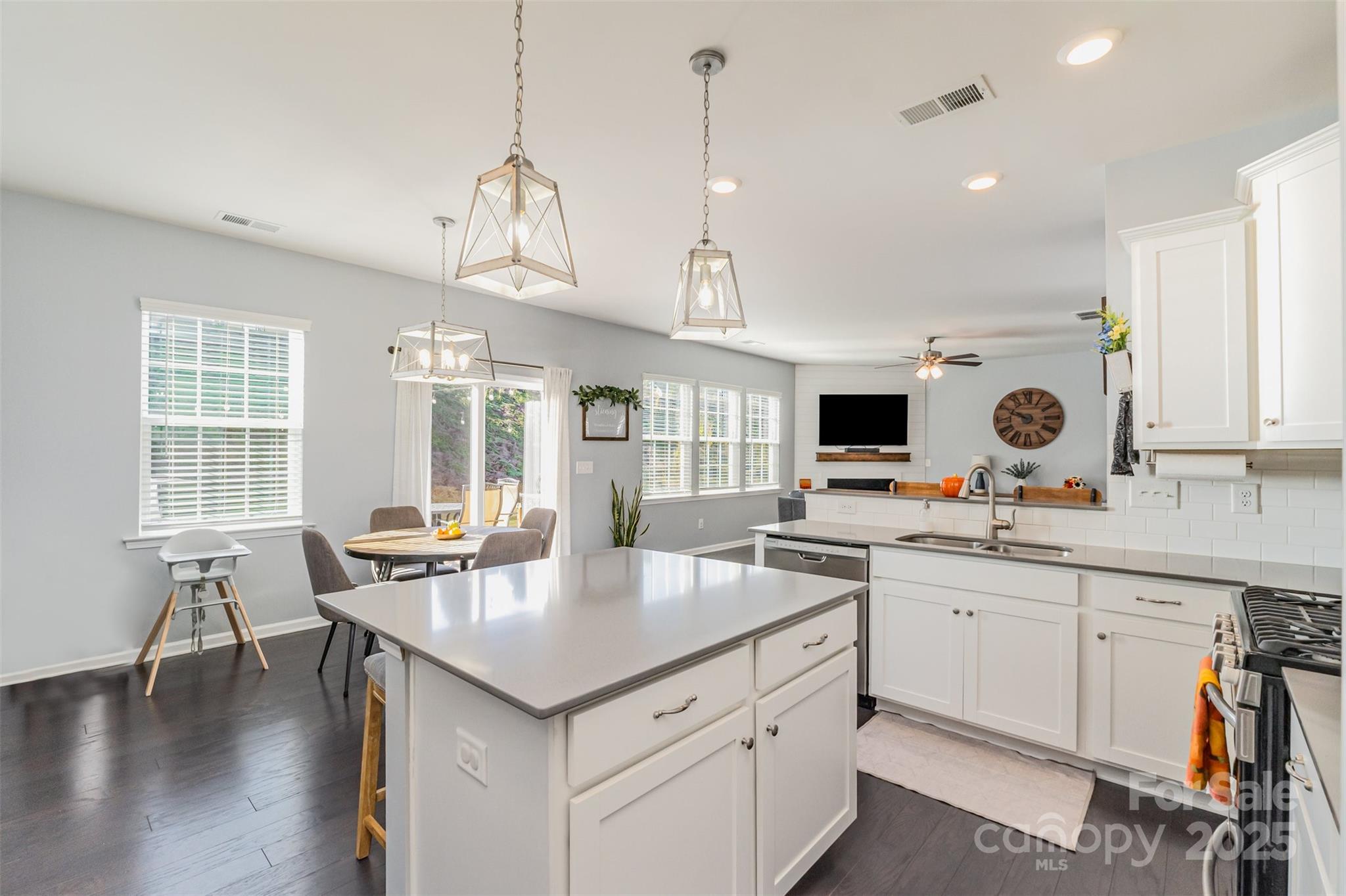 15115 Oleander Drive