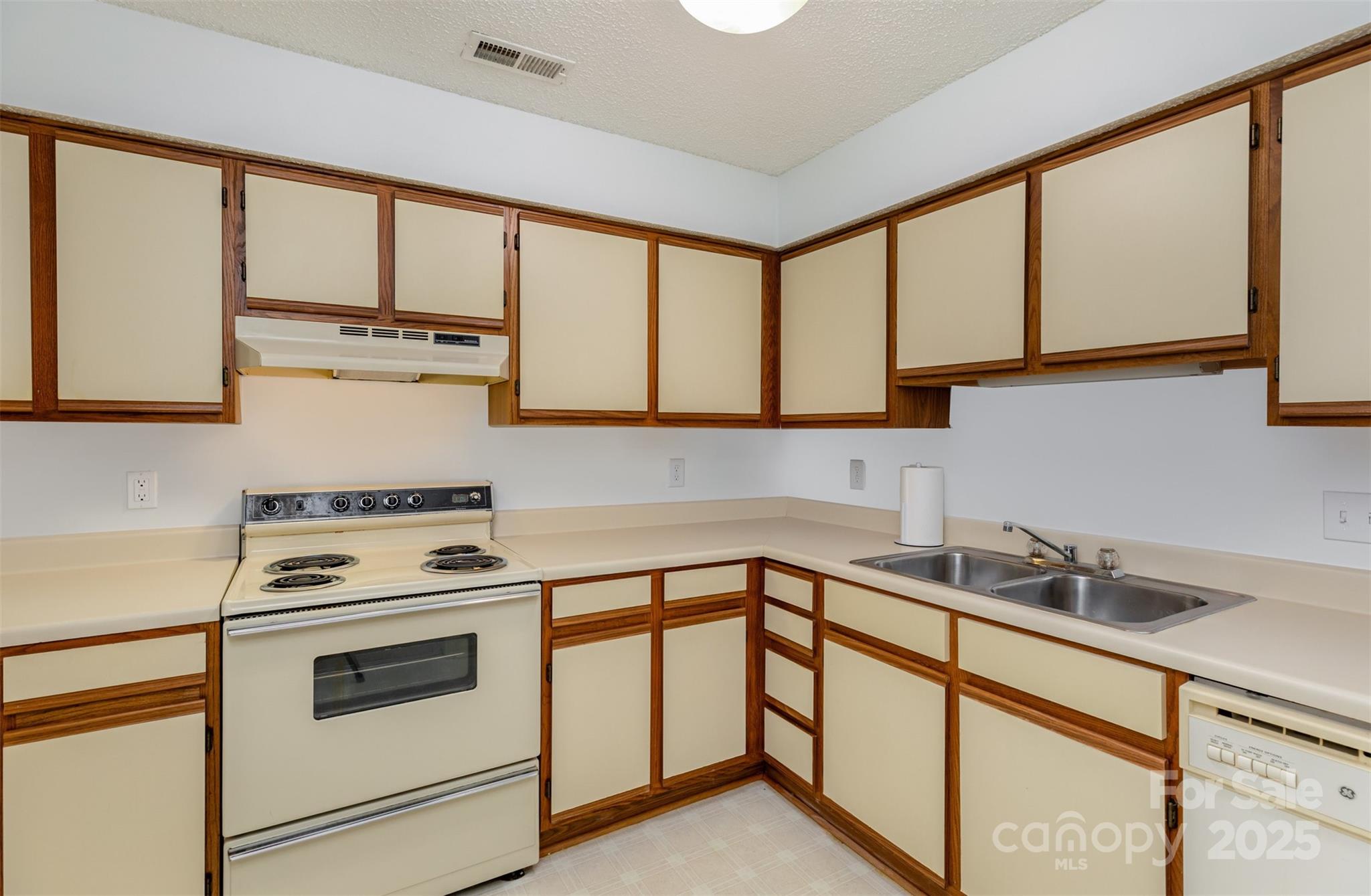 1021 Churchill Downs Court Unit: G