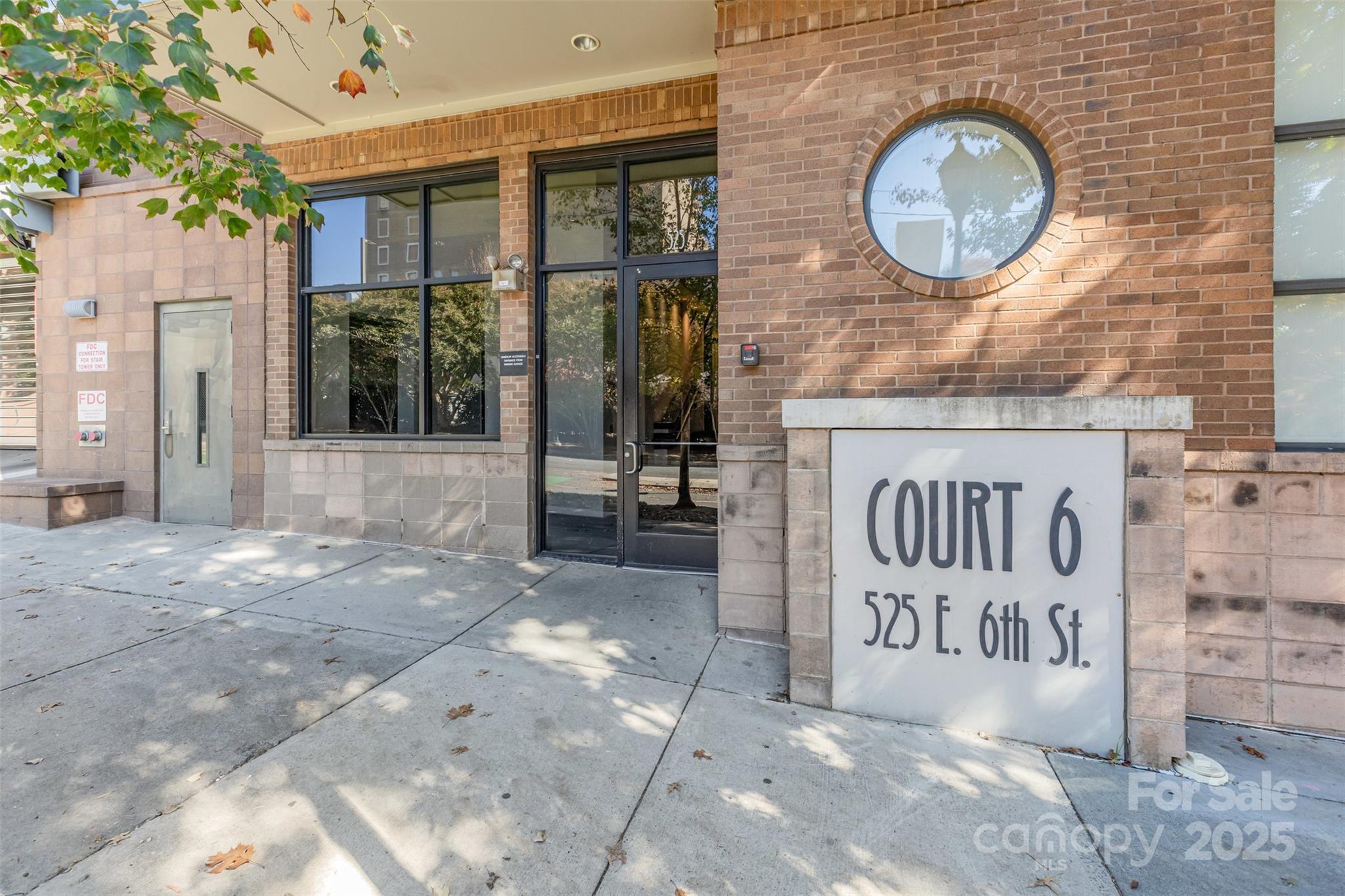 525 E 6th Street Unit: 212