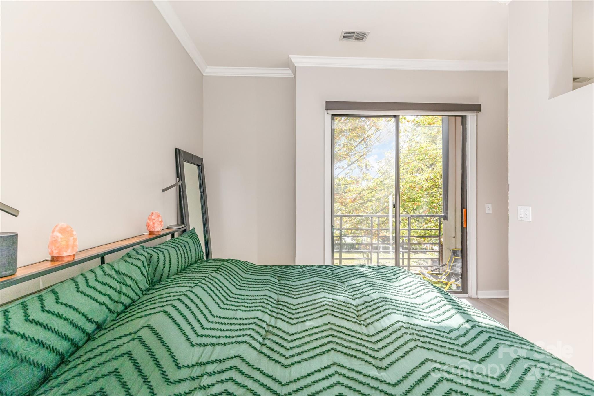 525 E 6th Street Unit: 212