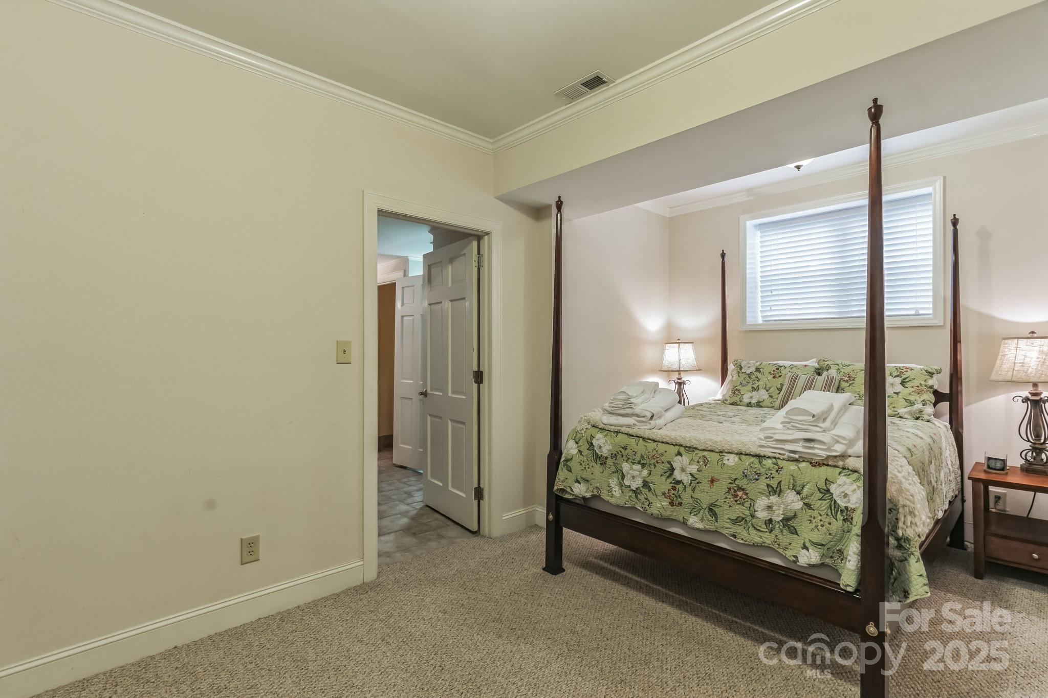 122 Mariner Pointe Lane