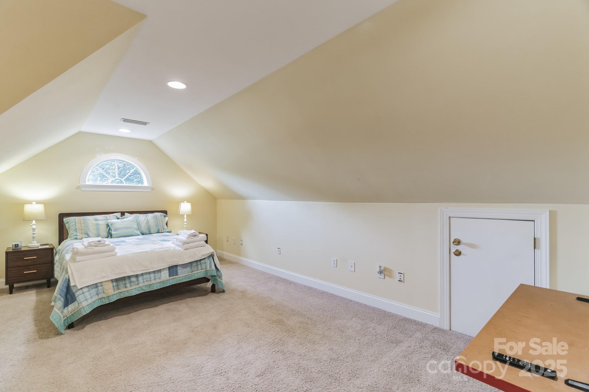 122 Mariner Pointe Lane