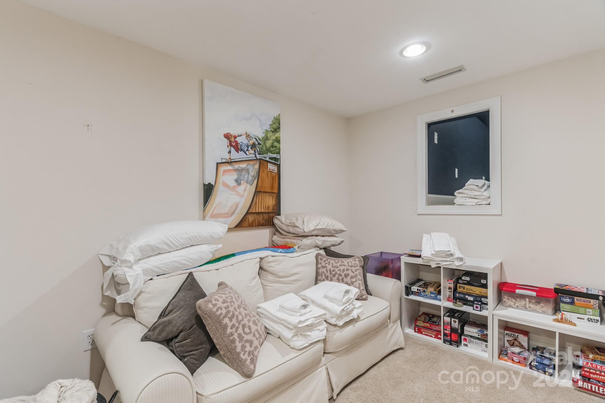 122 Mariner Pointe Lane