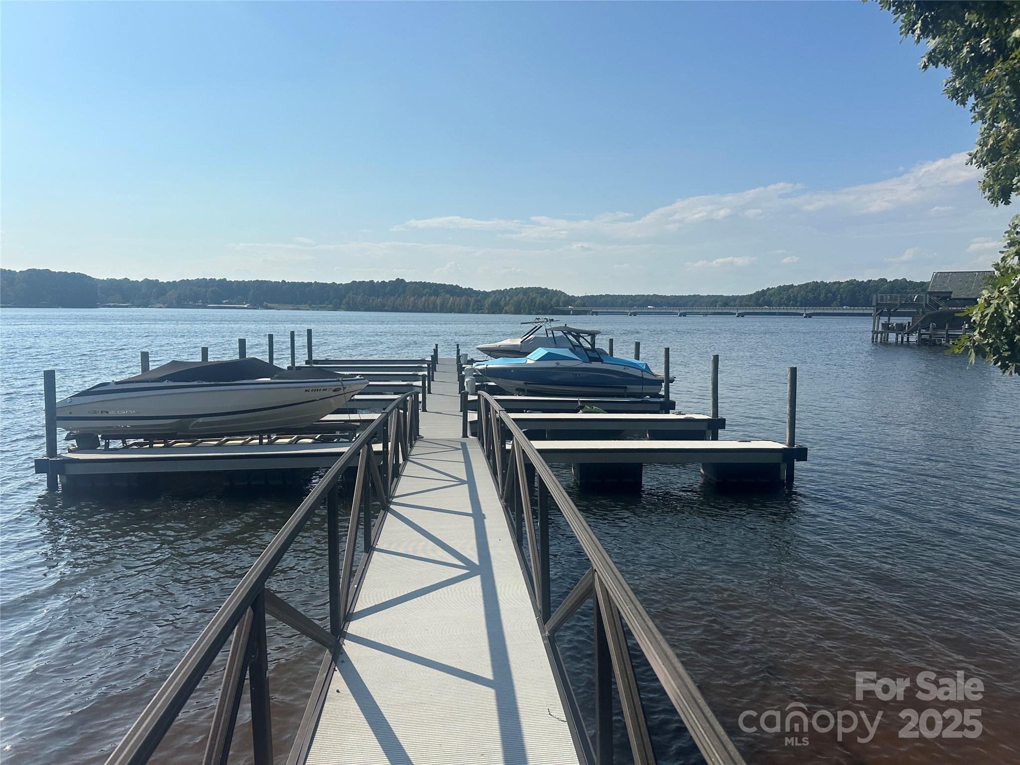 122 Mariner Pointe Lane