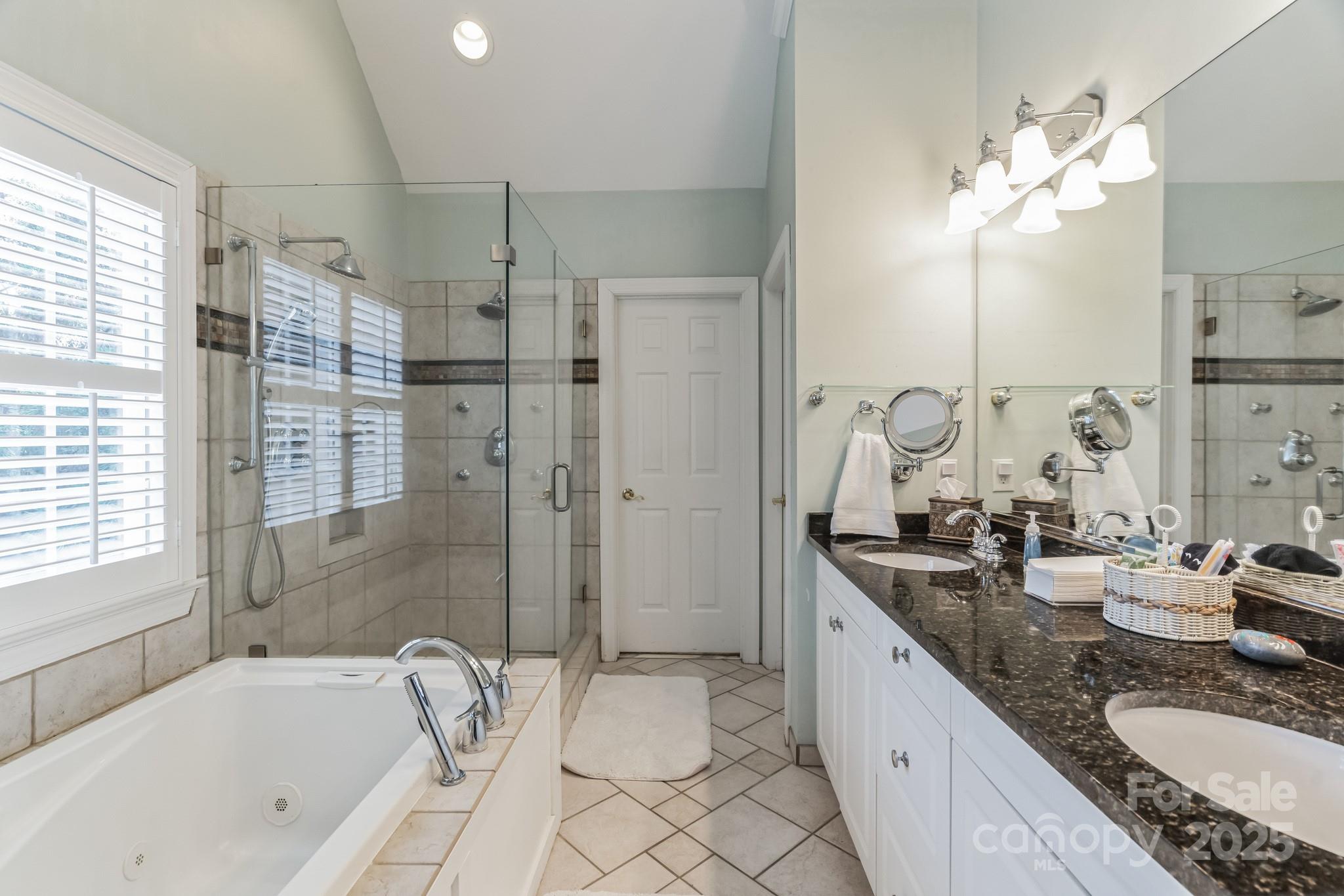 122 Mariner Pointe Lane