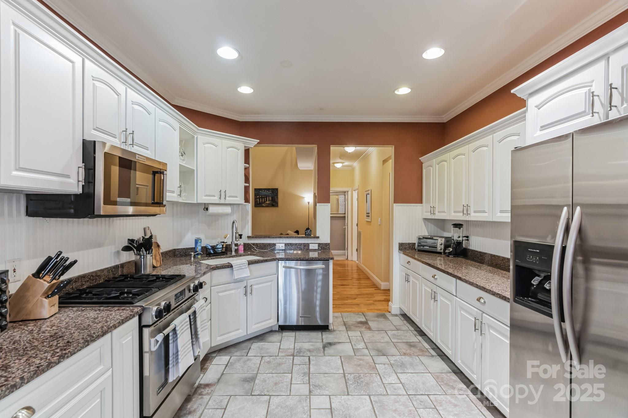 122 Mariner Pointe Lane