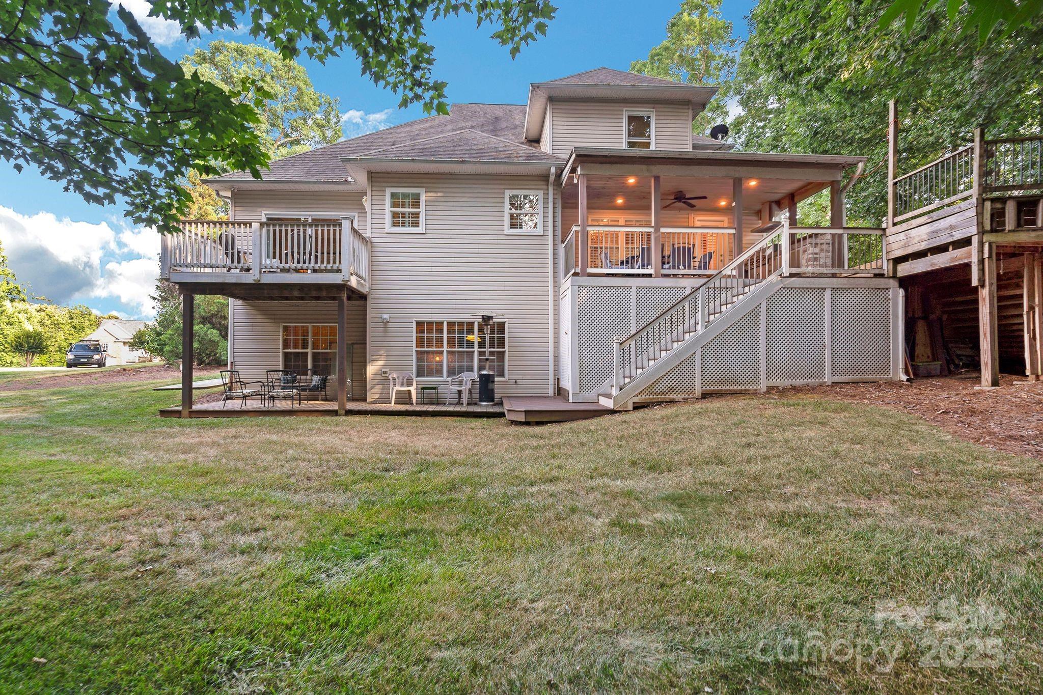 122 Mariner Pointe Lane