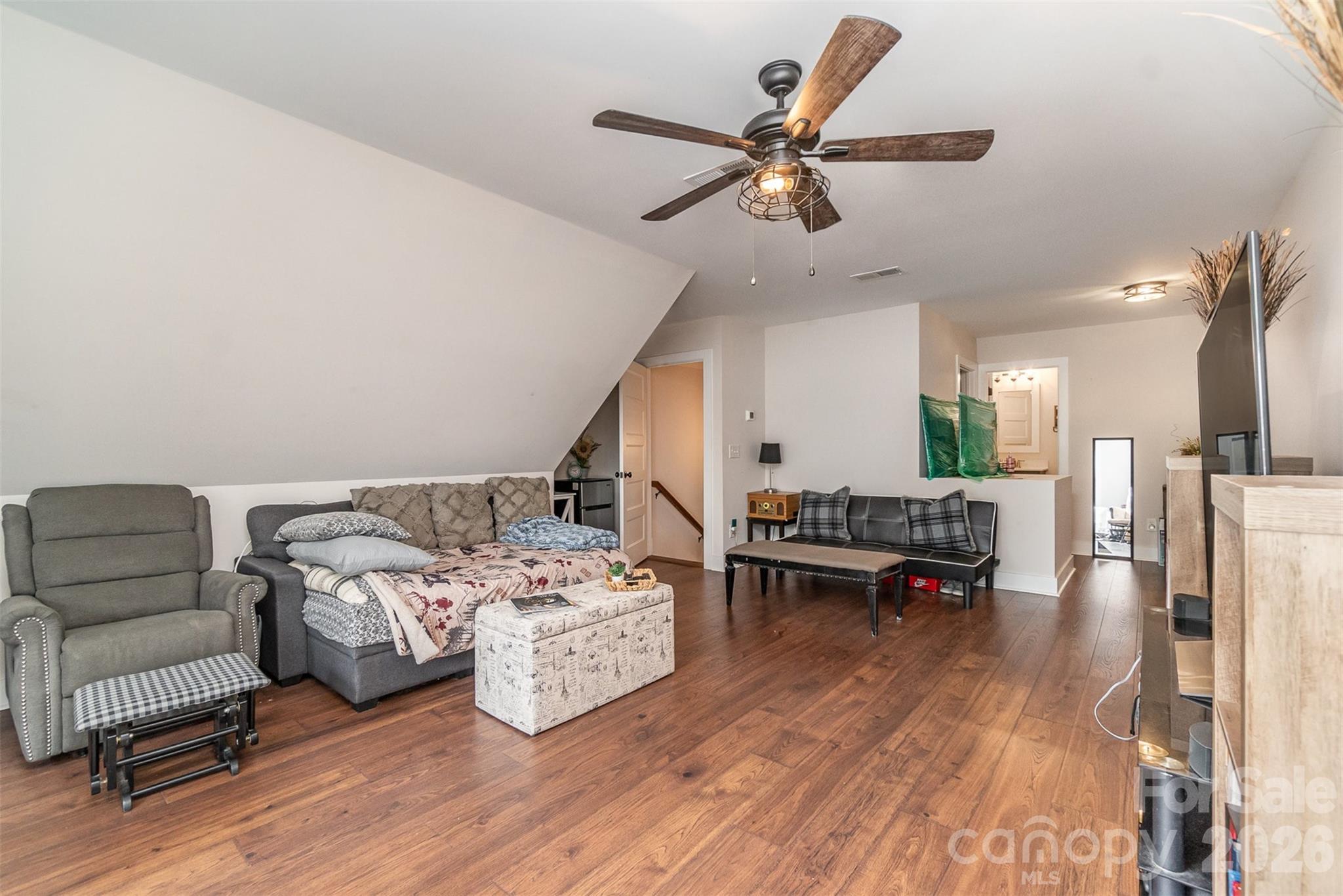 1851 White Fawn Lane